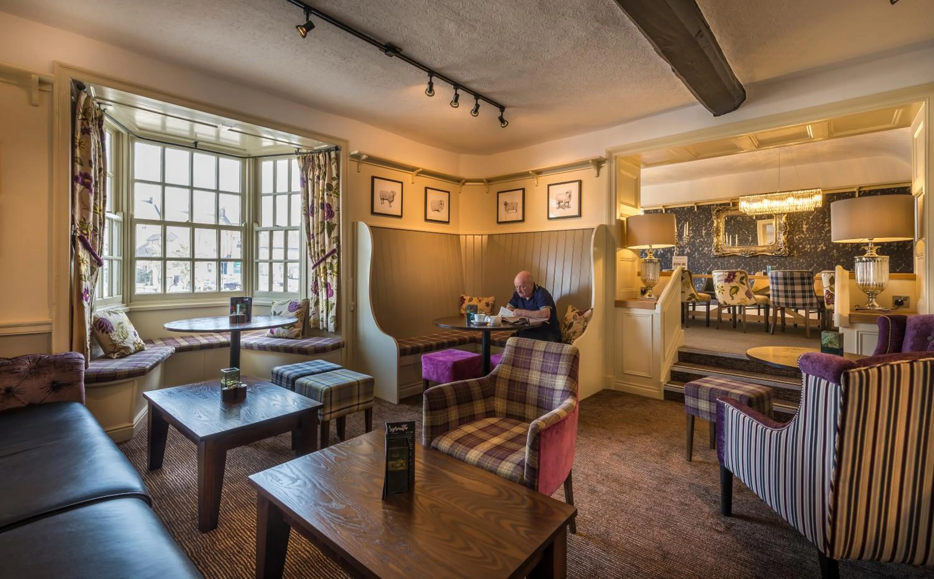 Seating area in The Golden Fleece Hotel, Thirsk, North Yorkshire - The Coaching Inn Group