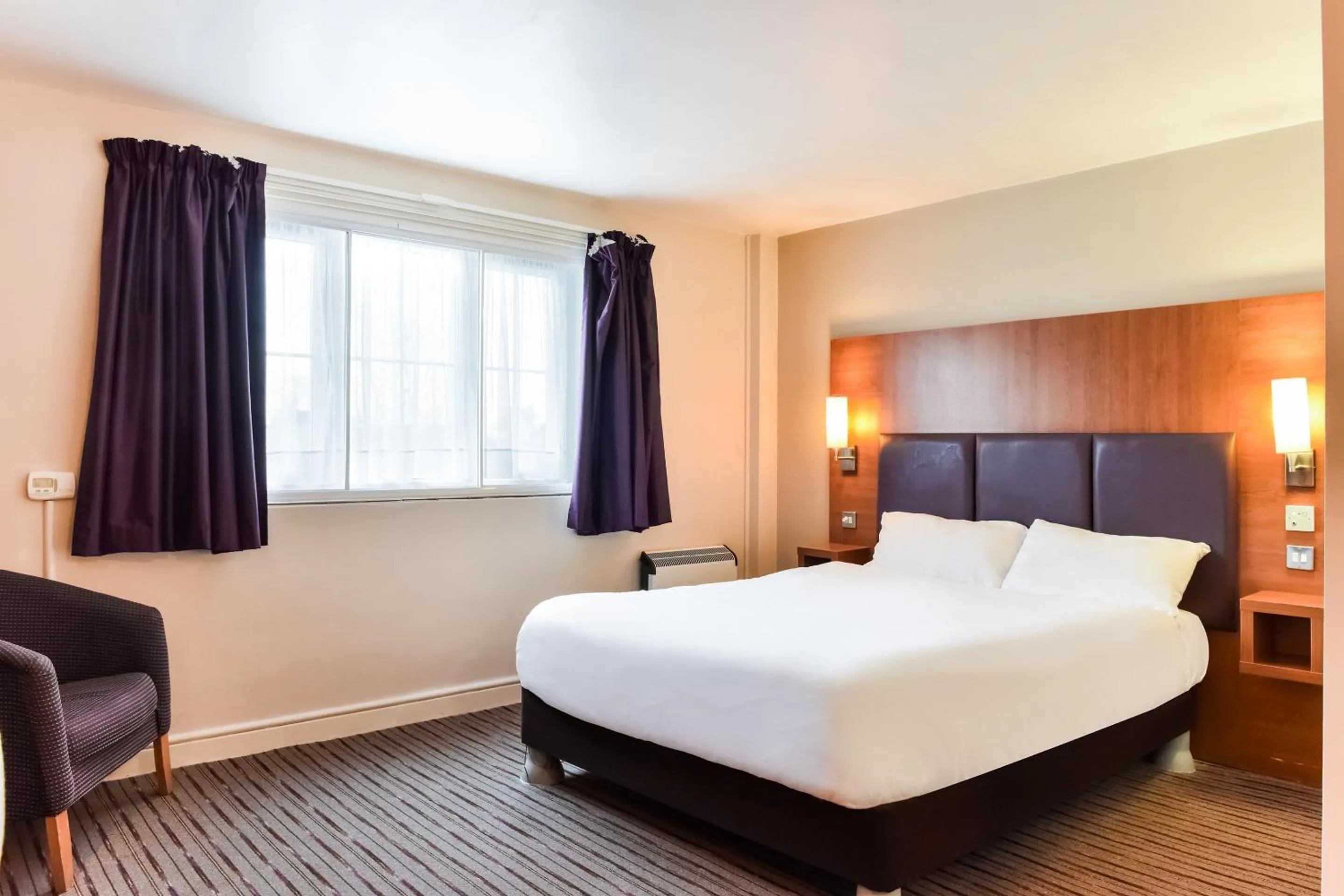 Bedroom, Bed in Tyger Inn Derby