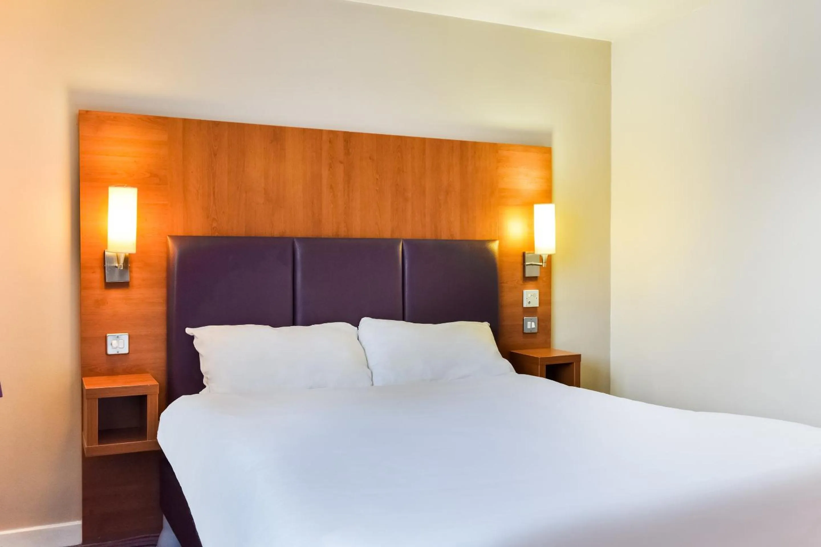 Bedroom, Bed in Tyger Inn Derby