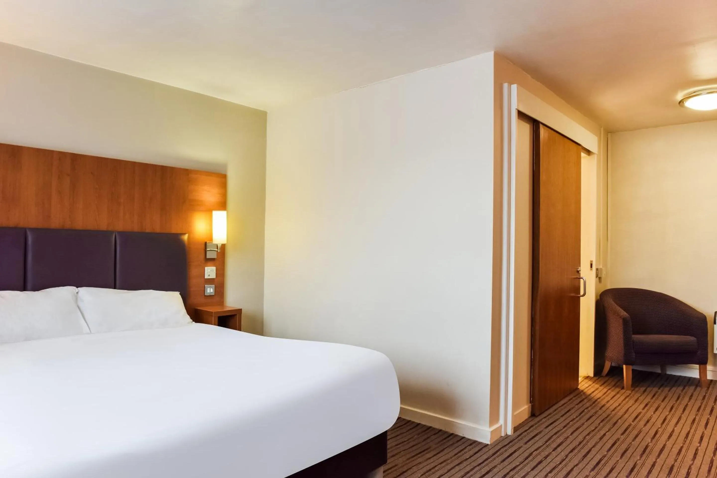 Bedroom, Bed in Tyger Inn Derby