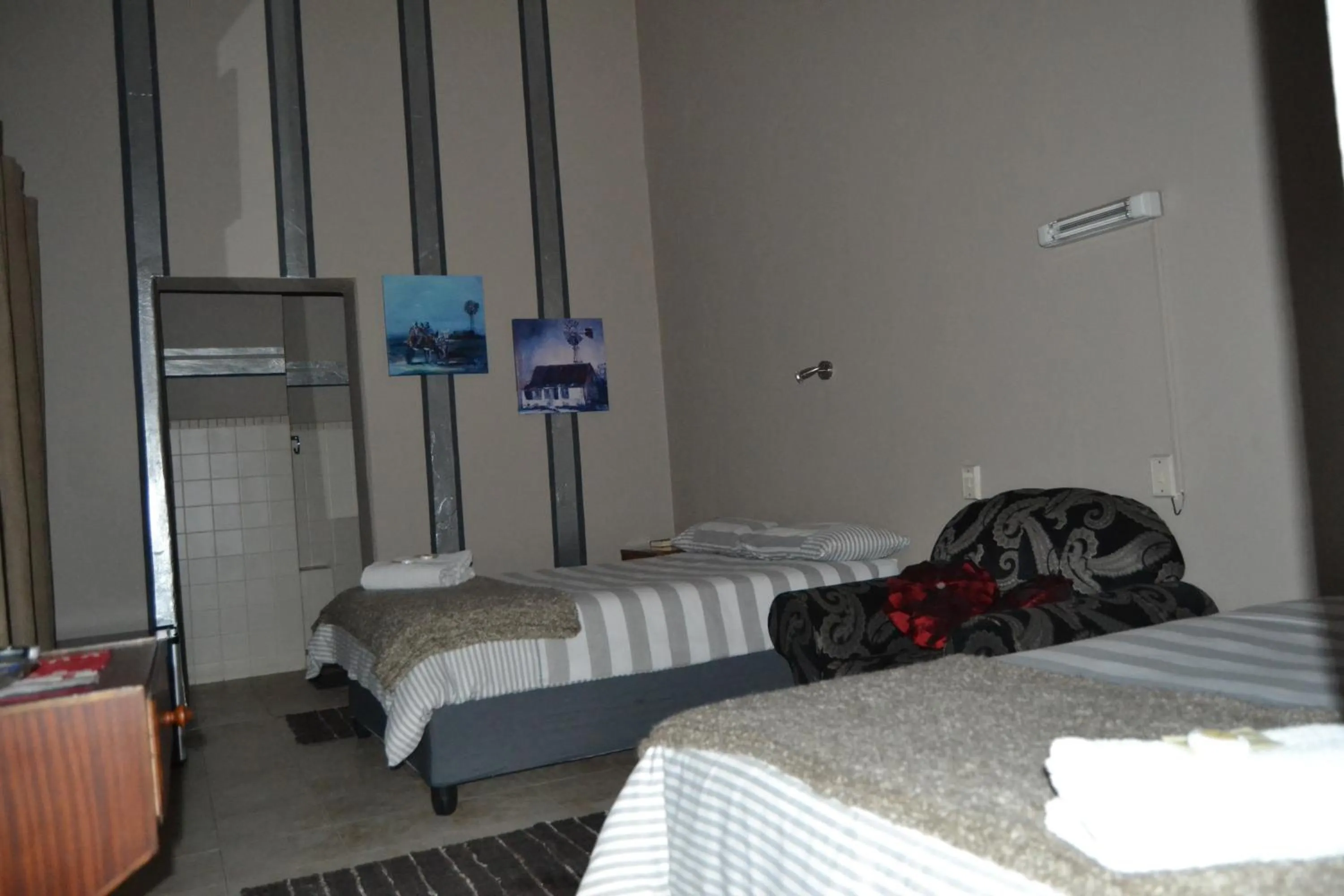 Photo of the whole room in Kenhardt Hotel