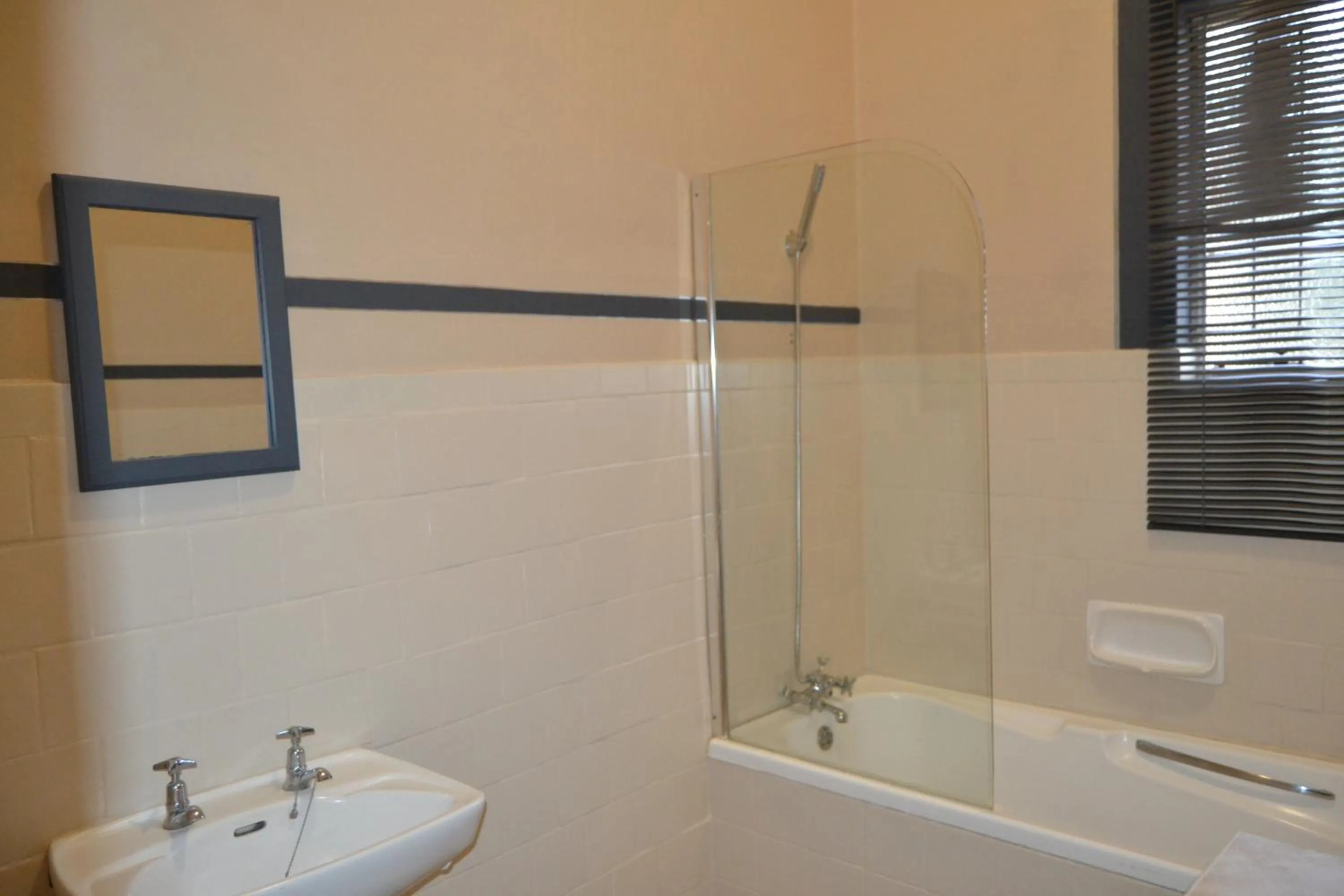 Bath in Kenhardt Hotel