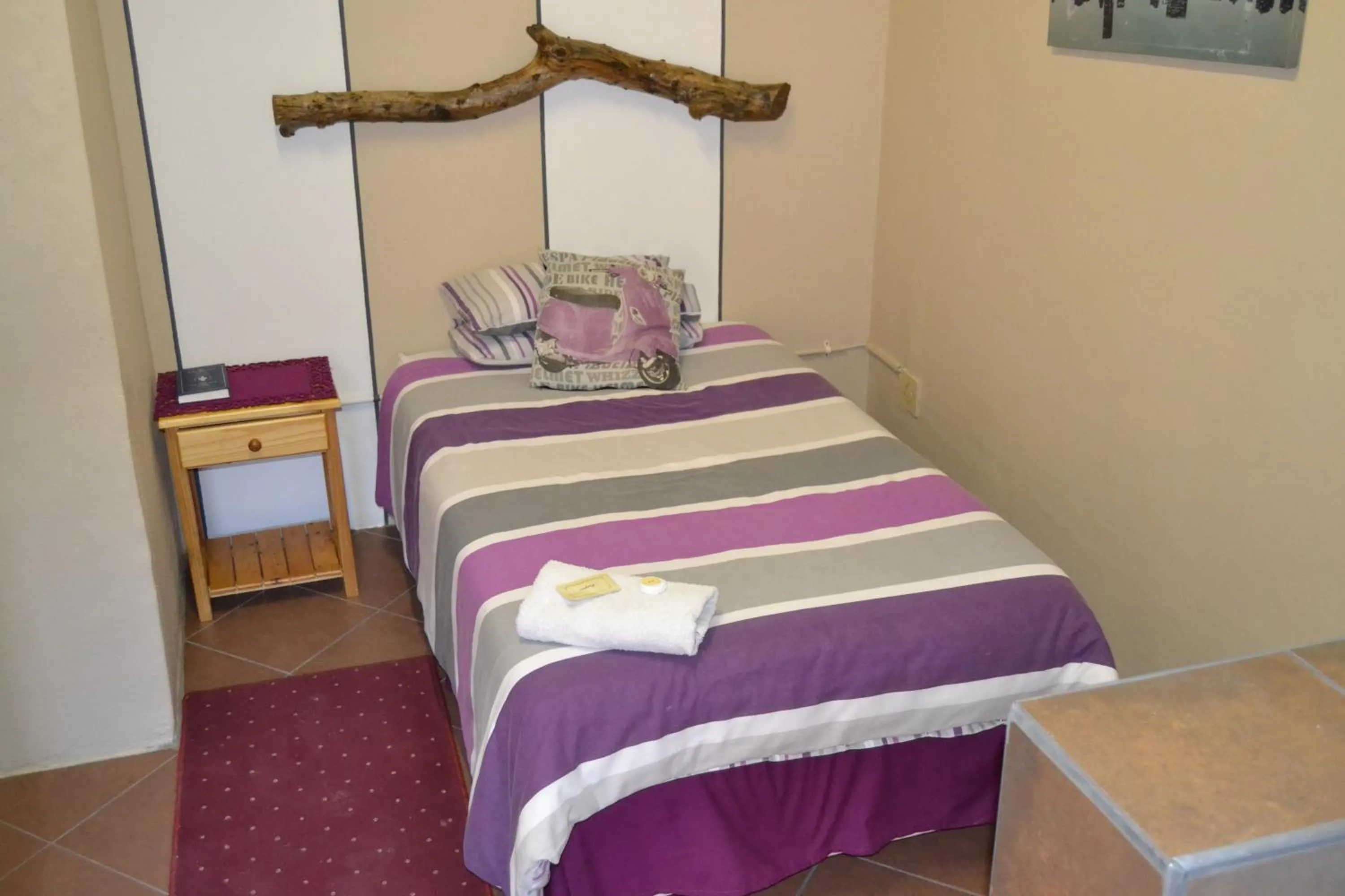 Photo of the whole room in Kenhardt Hotel