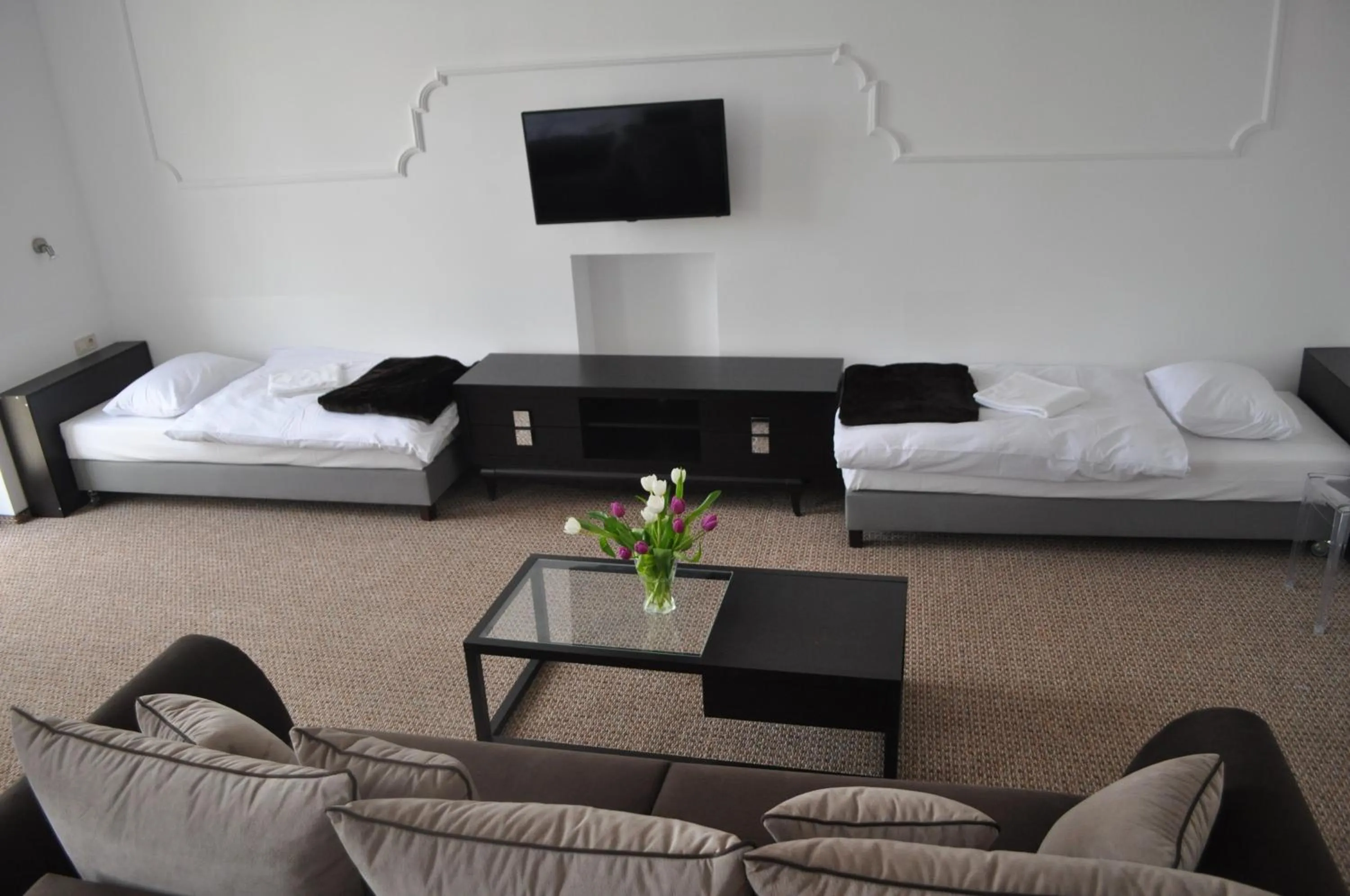 Photo of the whole room, Bed in OperaHostel