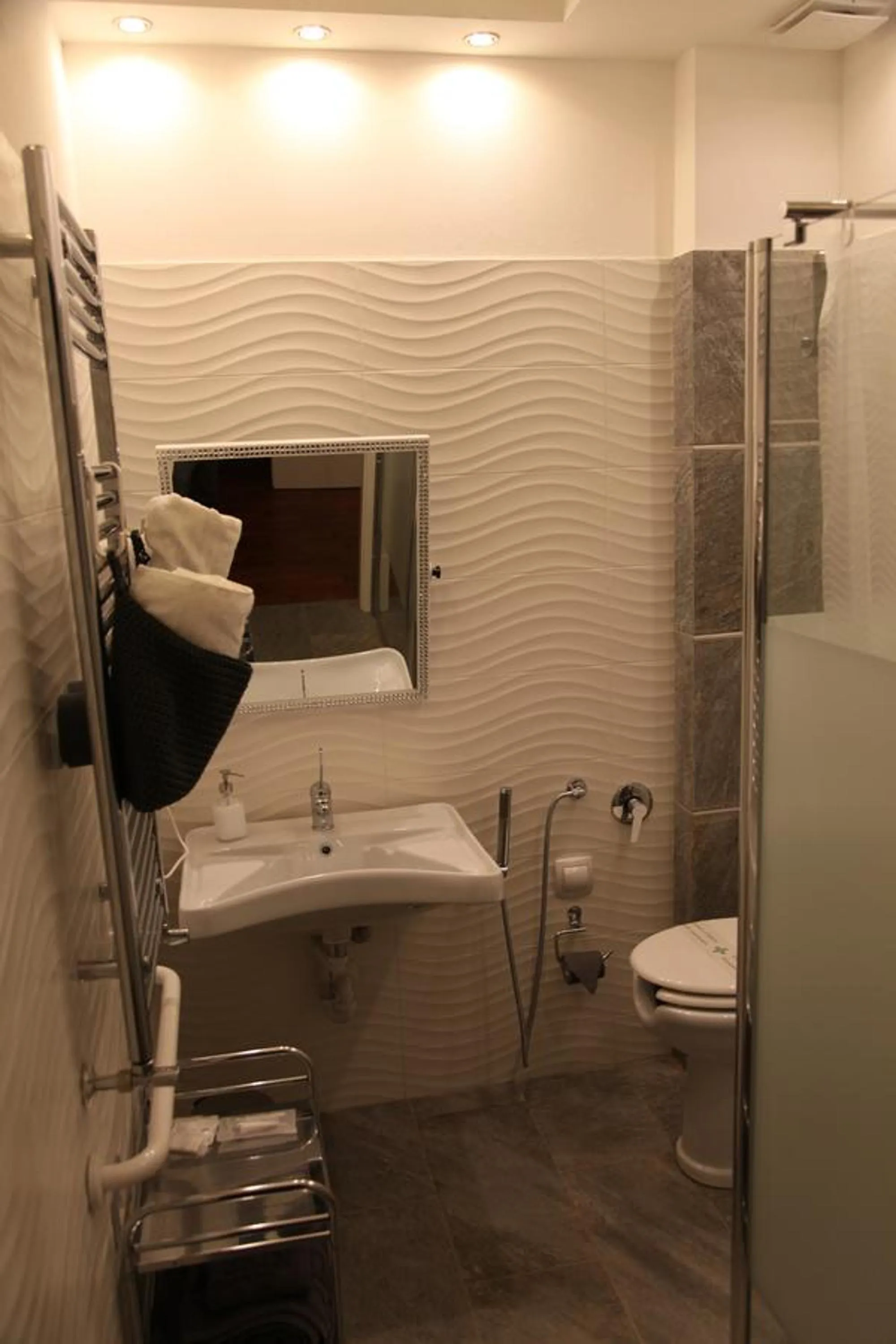 Shower in Atmos Luxe Navigli