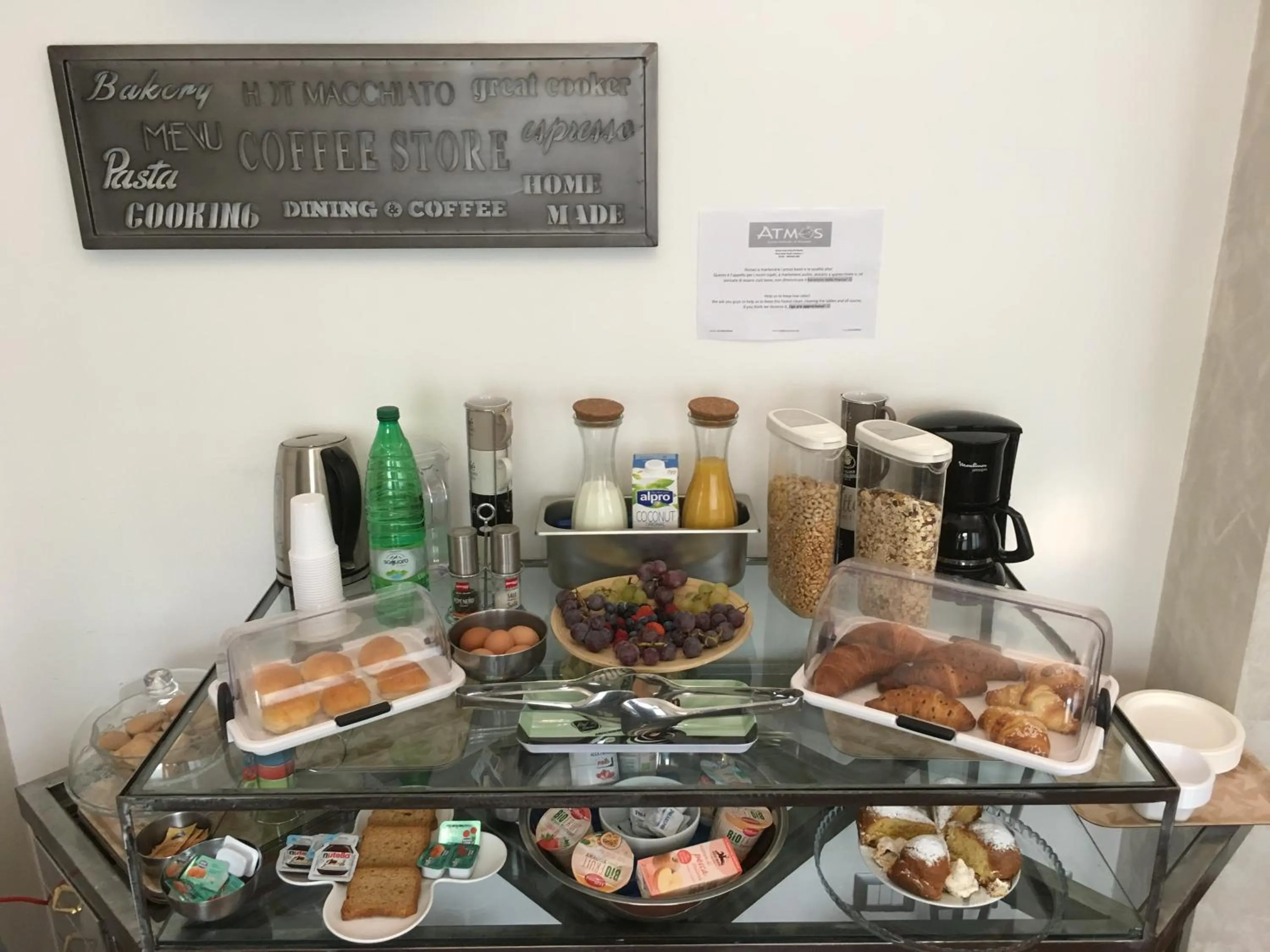Continental breakfast in Atmos Luxe Navigli