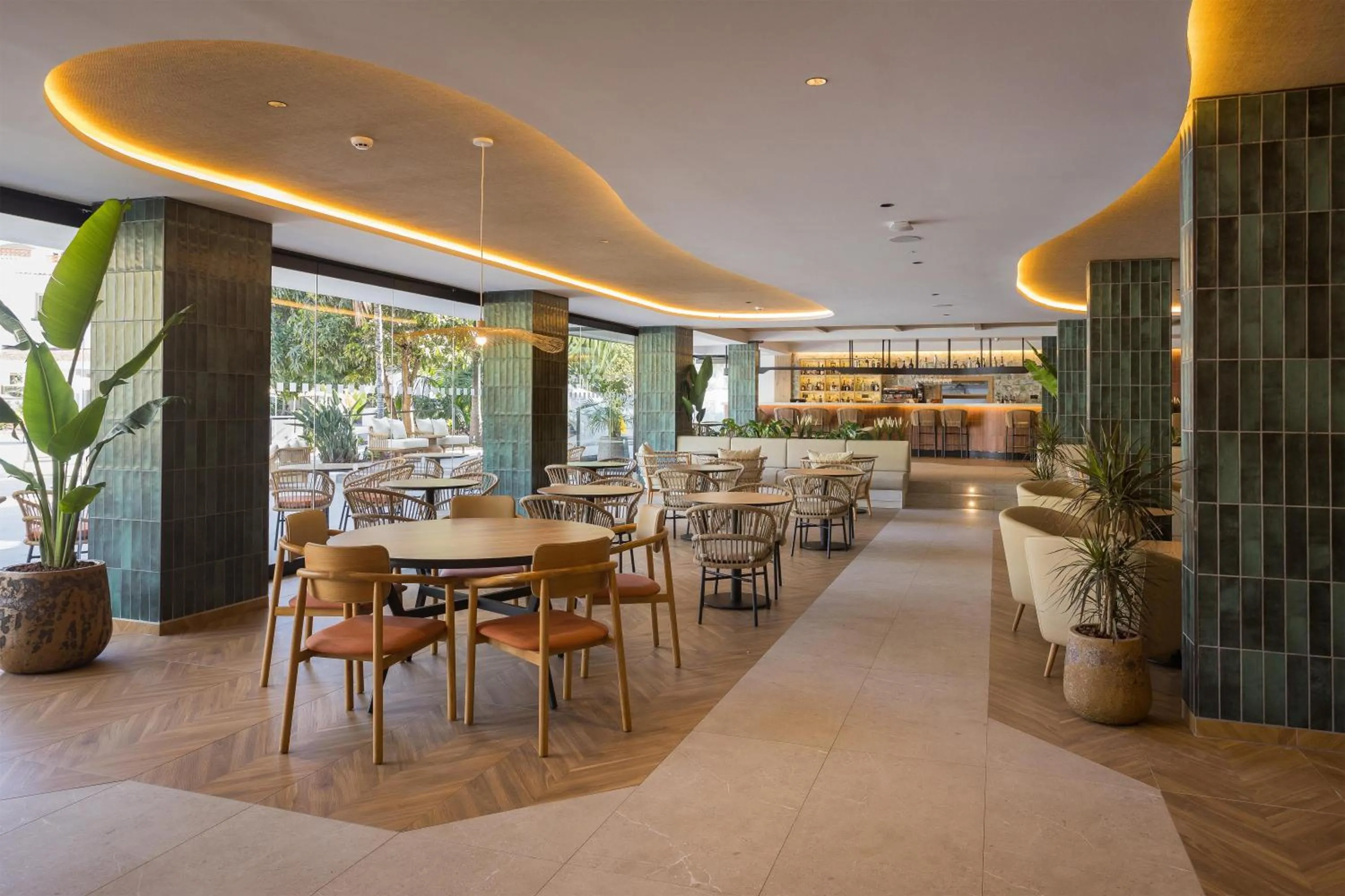 Restaurant/places to eat in Radisson Resort & Residences Tenerife - Adults Only