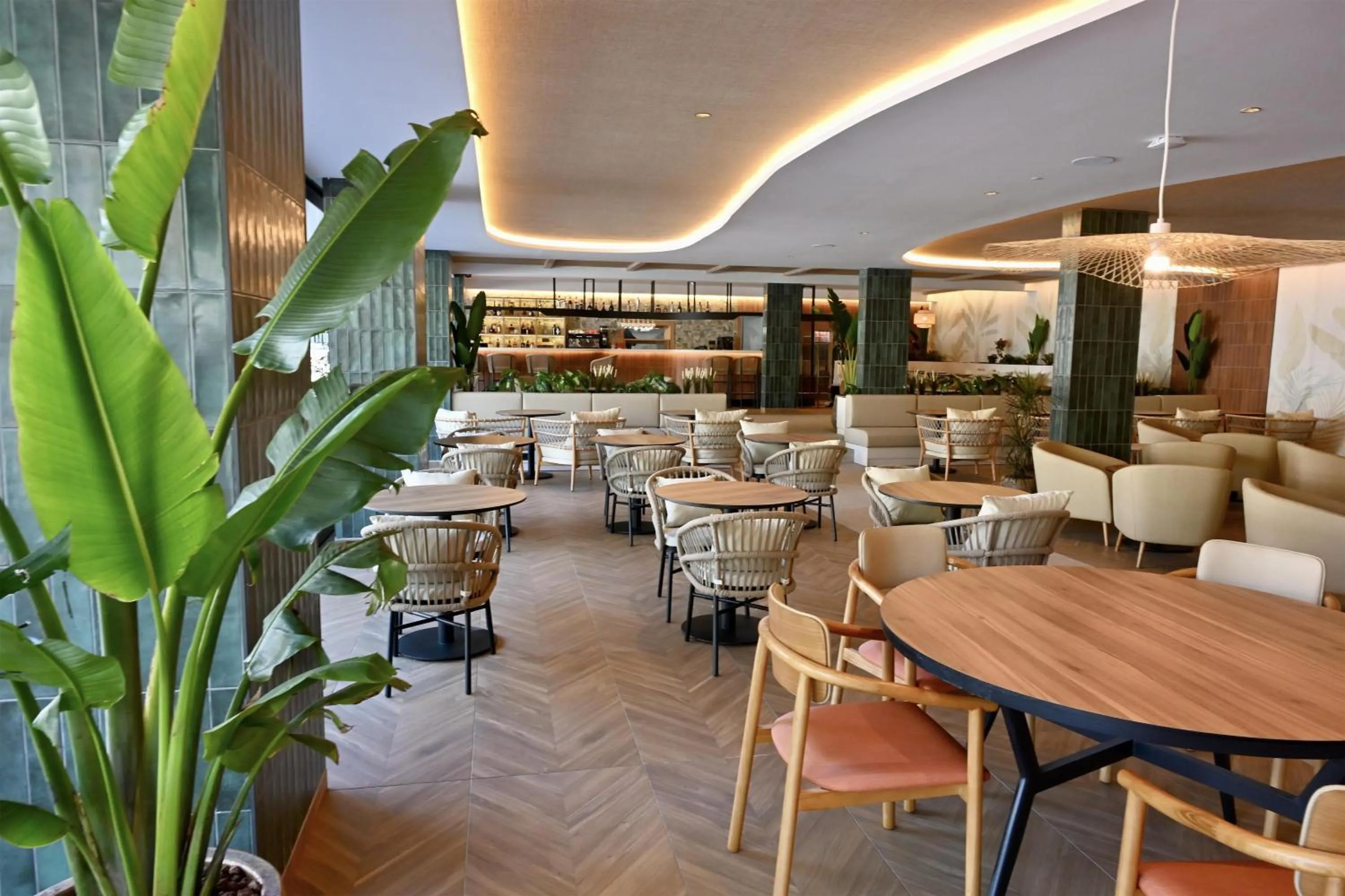 Restaurant/places to eat in Radisson Resort & Residences Tenerife - Adults Only