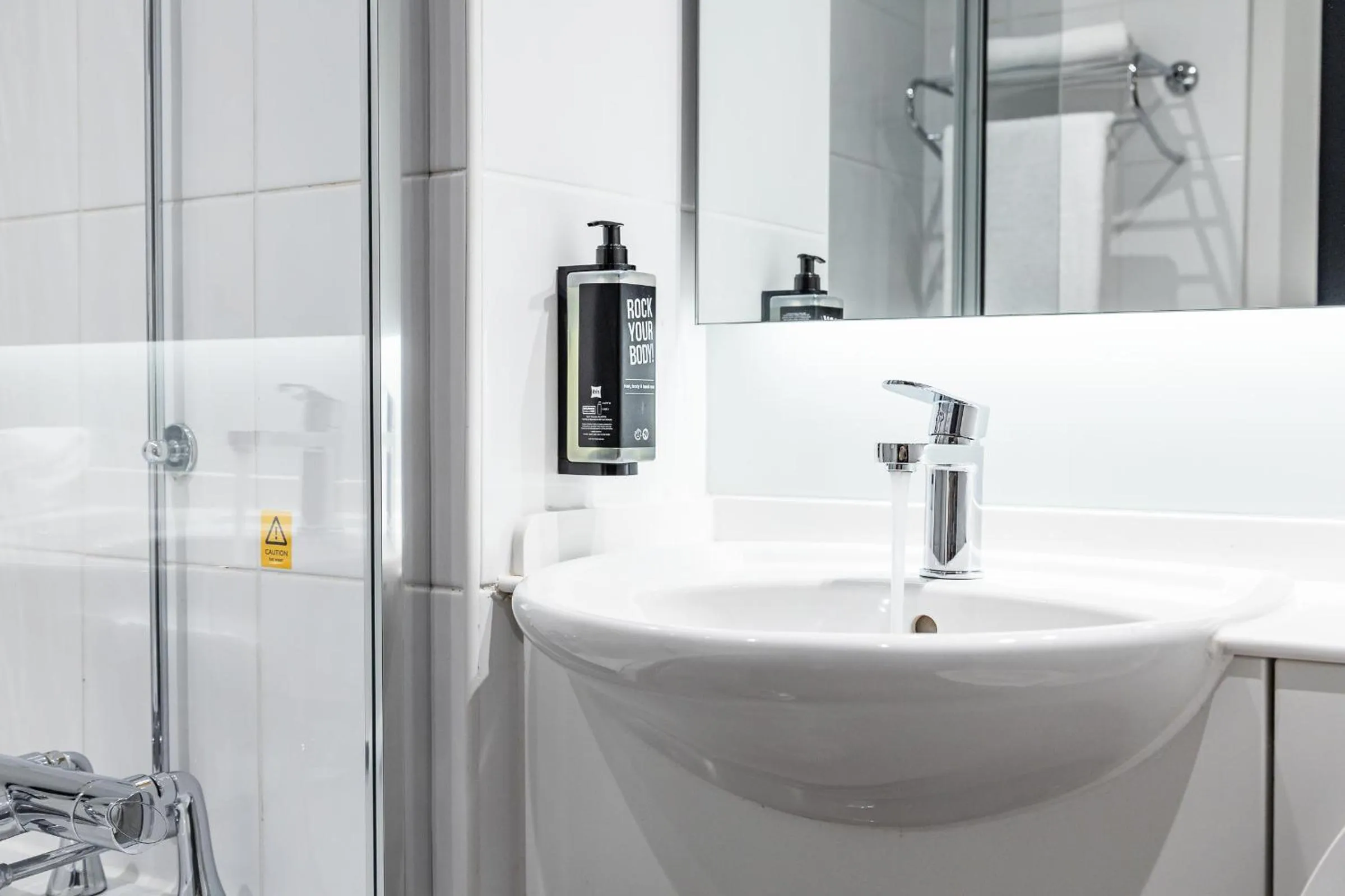 Bathroom in ibis Coleraine Riverside