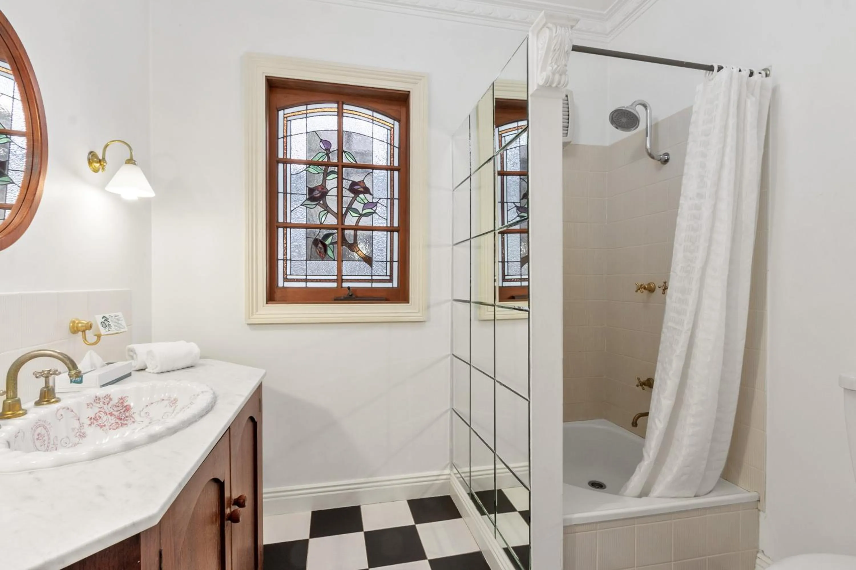 Bath in Grosvenor Court Apartments