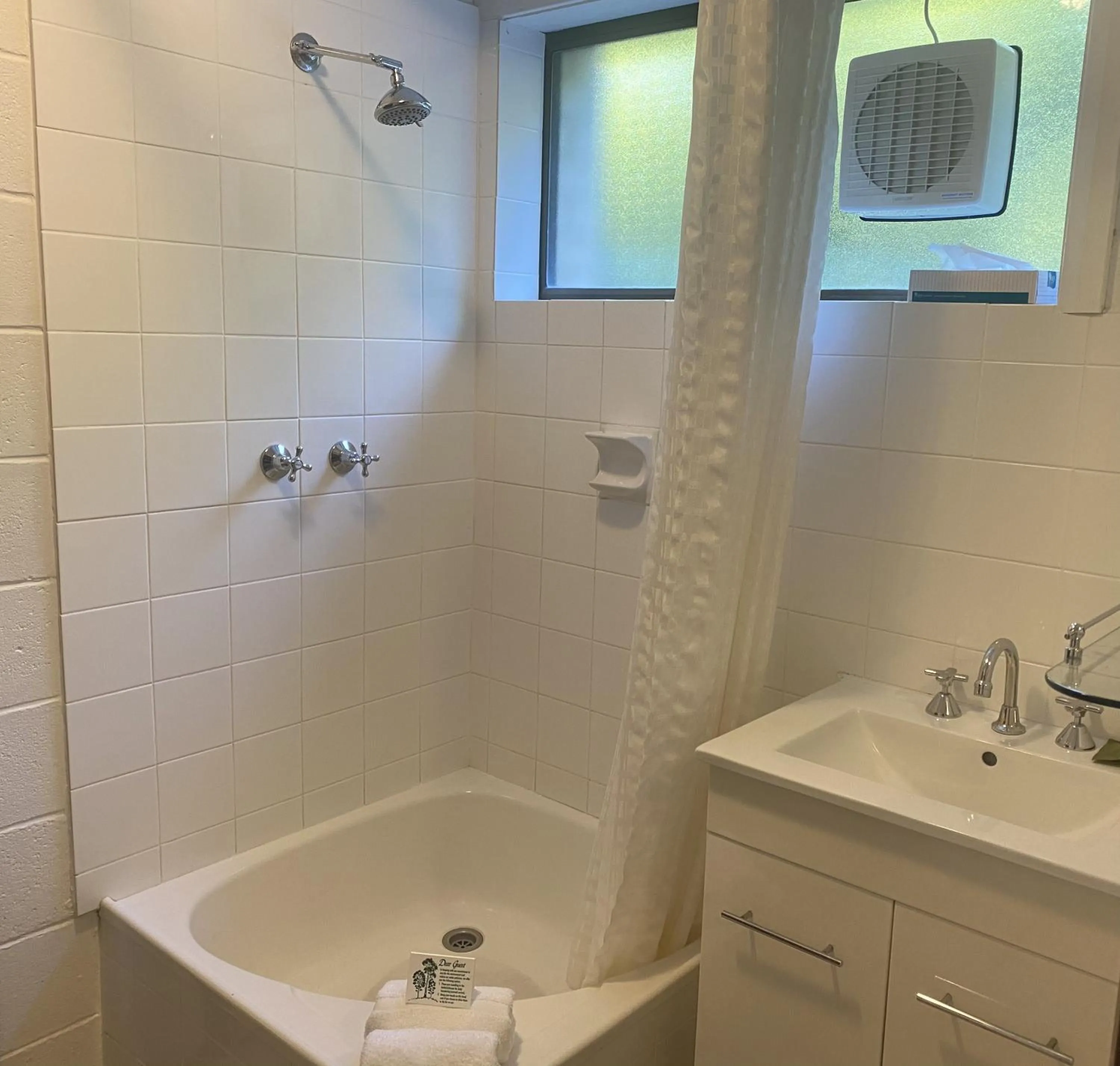 Bathroom in Grosvenor Court Apartments