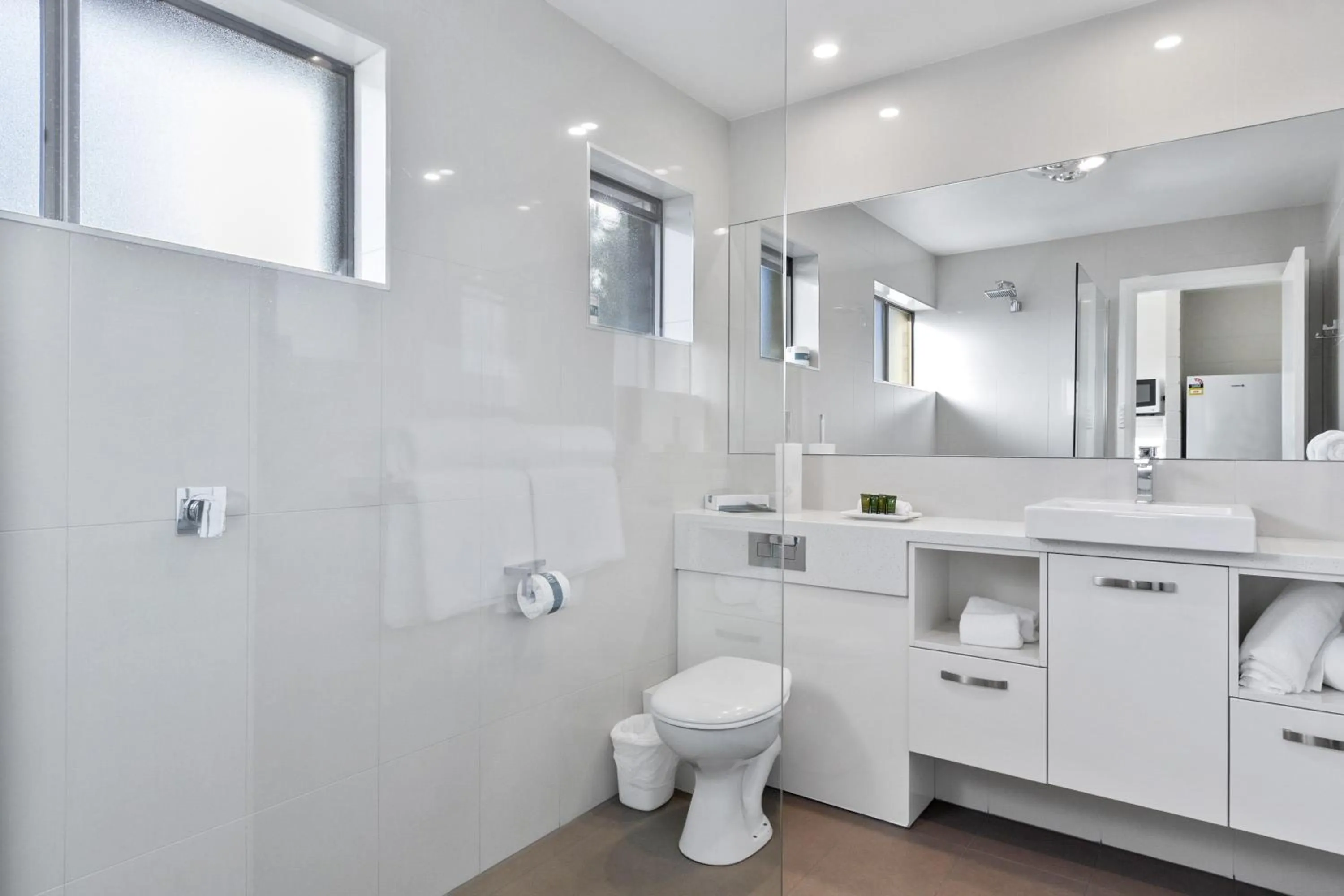 Bathroom in Grosvenor Court Apartments