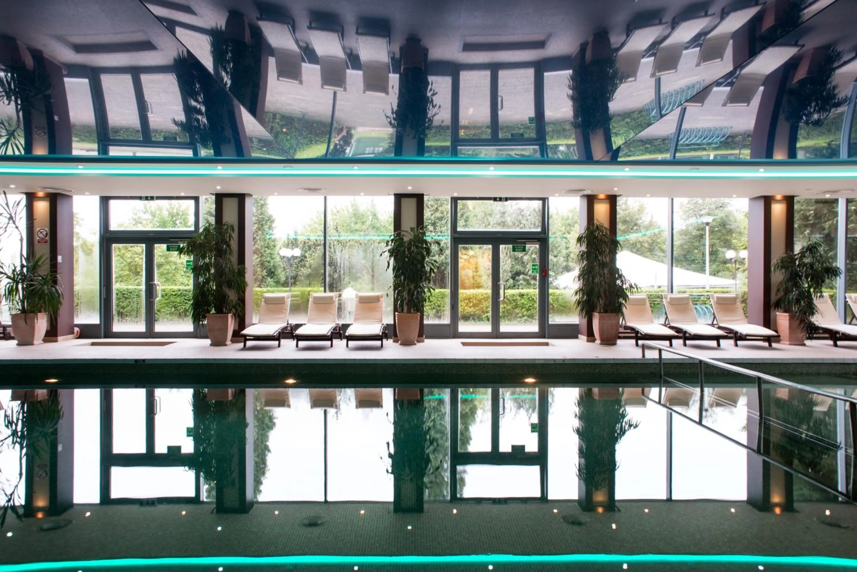 Swimming pool in Mercure Gdańsk Posejdon