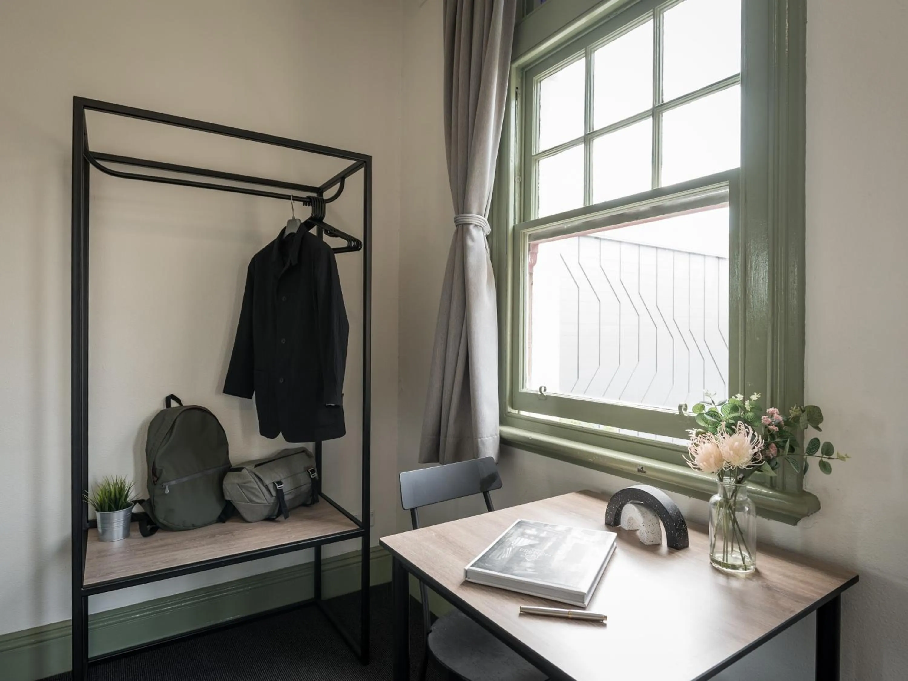 wardrobe in Sydney Central Inn