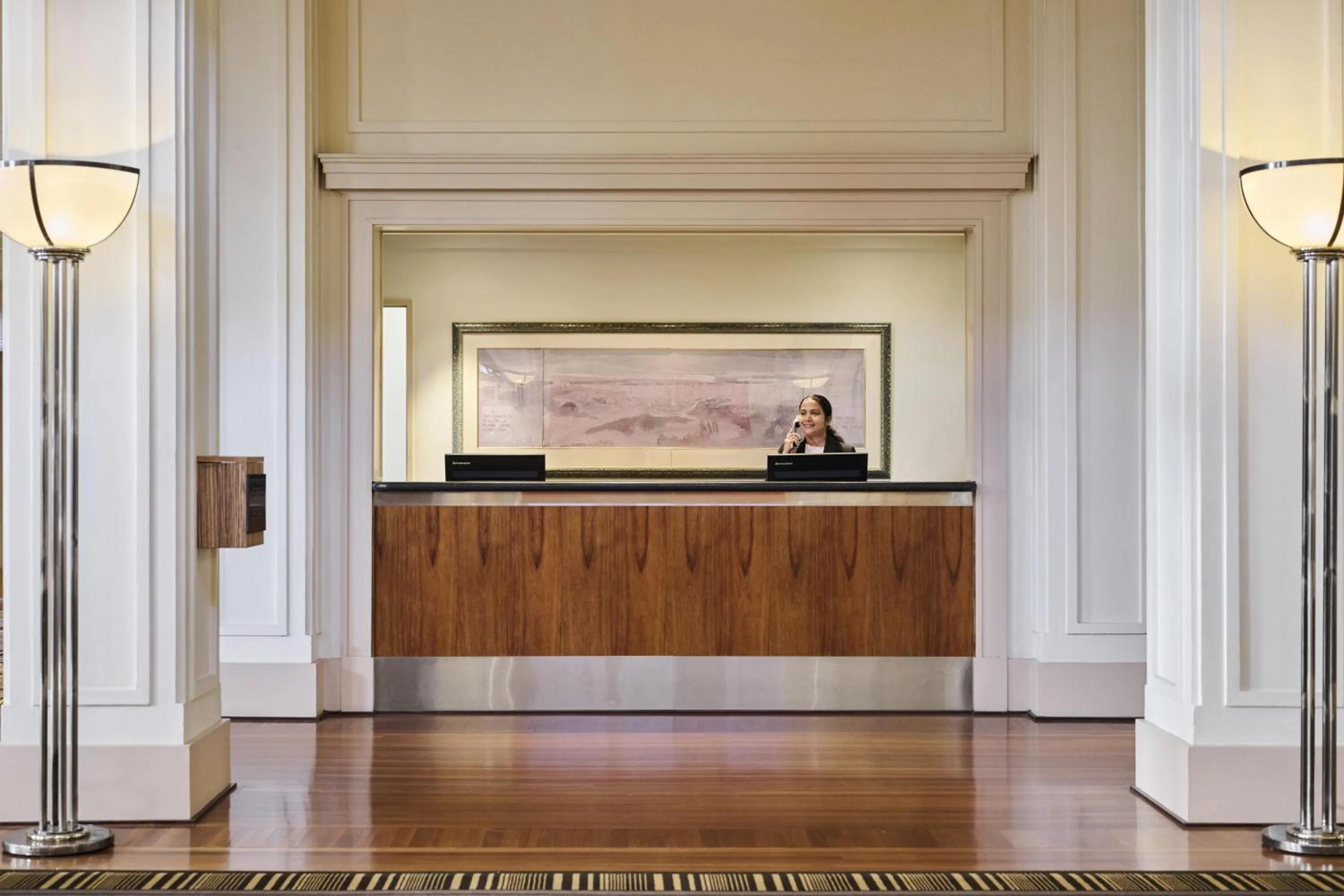 Lobby or reception in Hyatt Hotel Canberra - A Park Hyatt Hotel