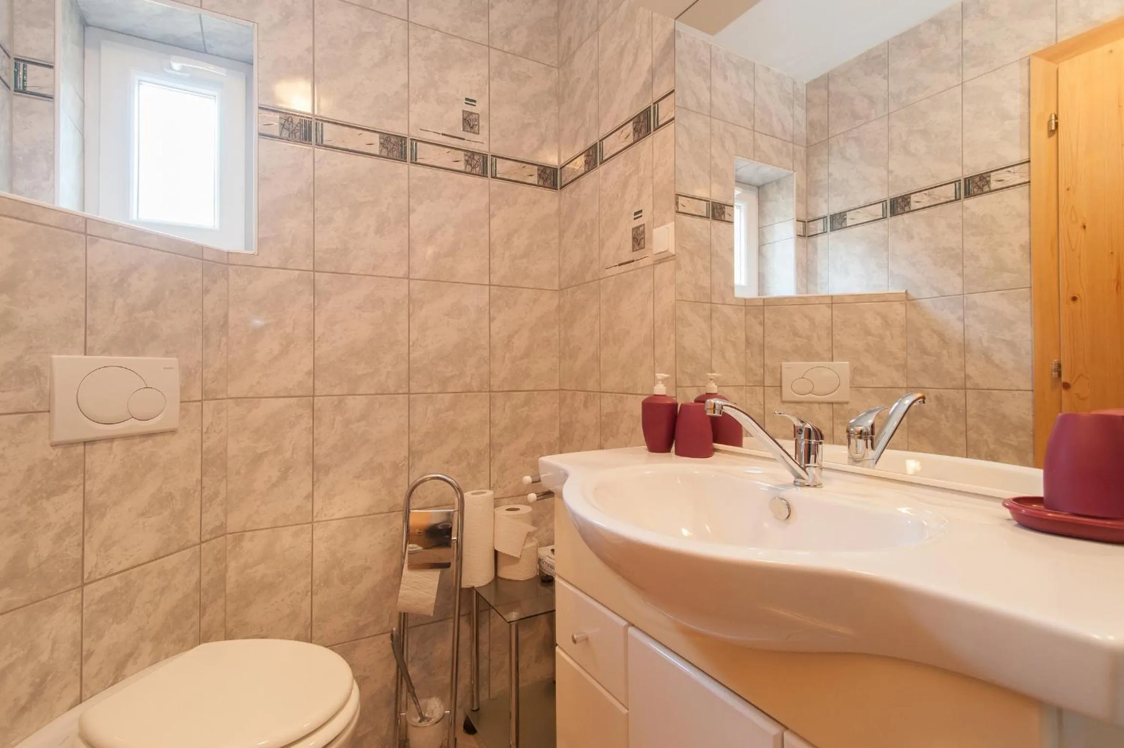 Photo of the whole room in Lug ins Land