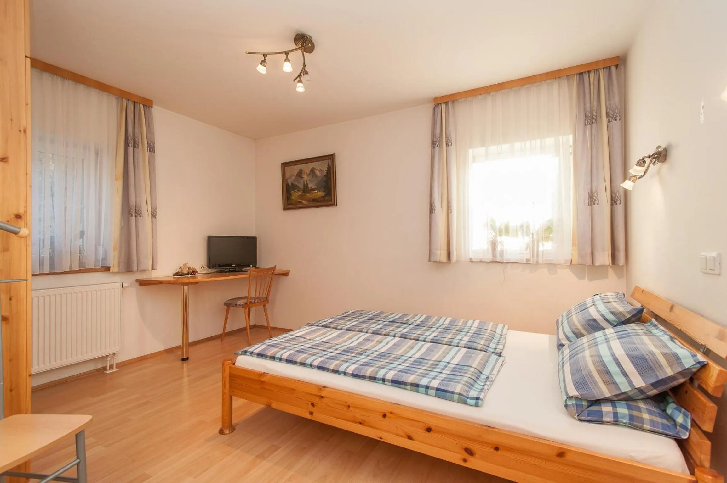 Photo of the whole room in Lug ins Land