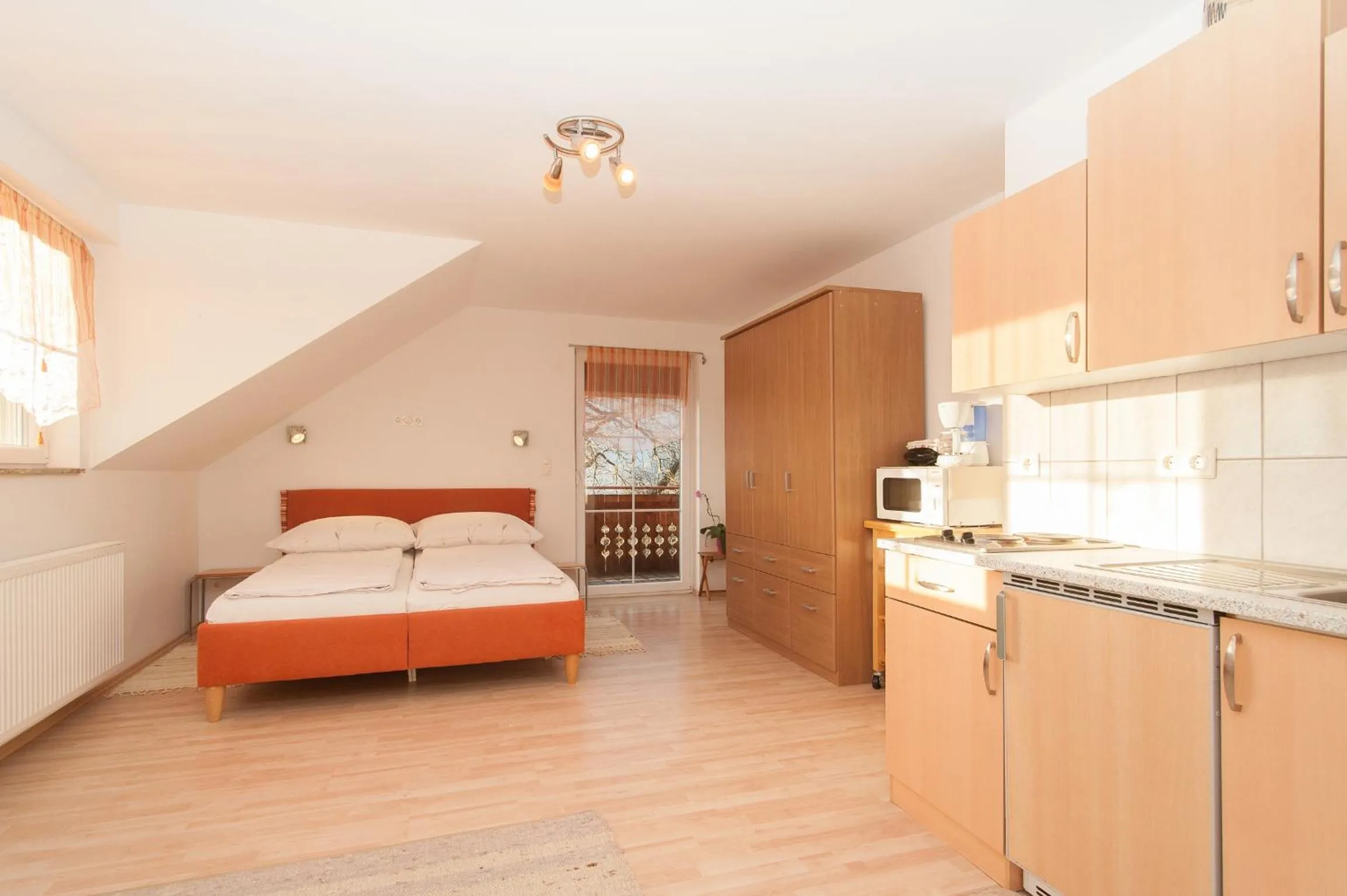 Photo of the whole room in Lug ins Land