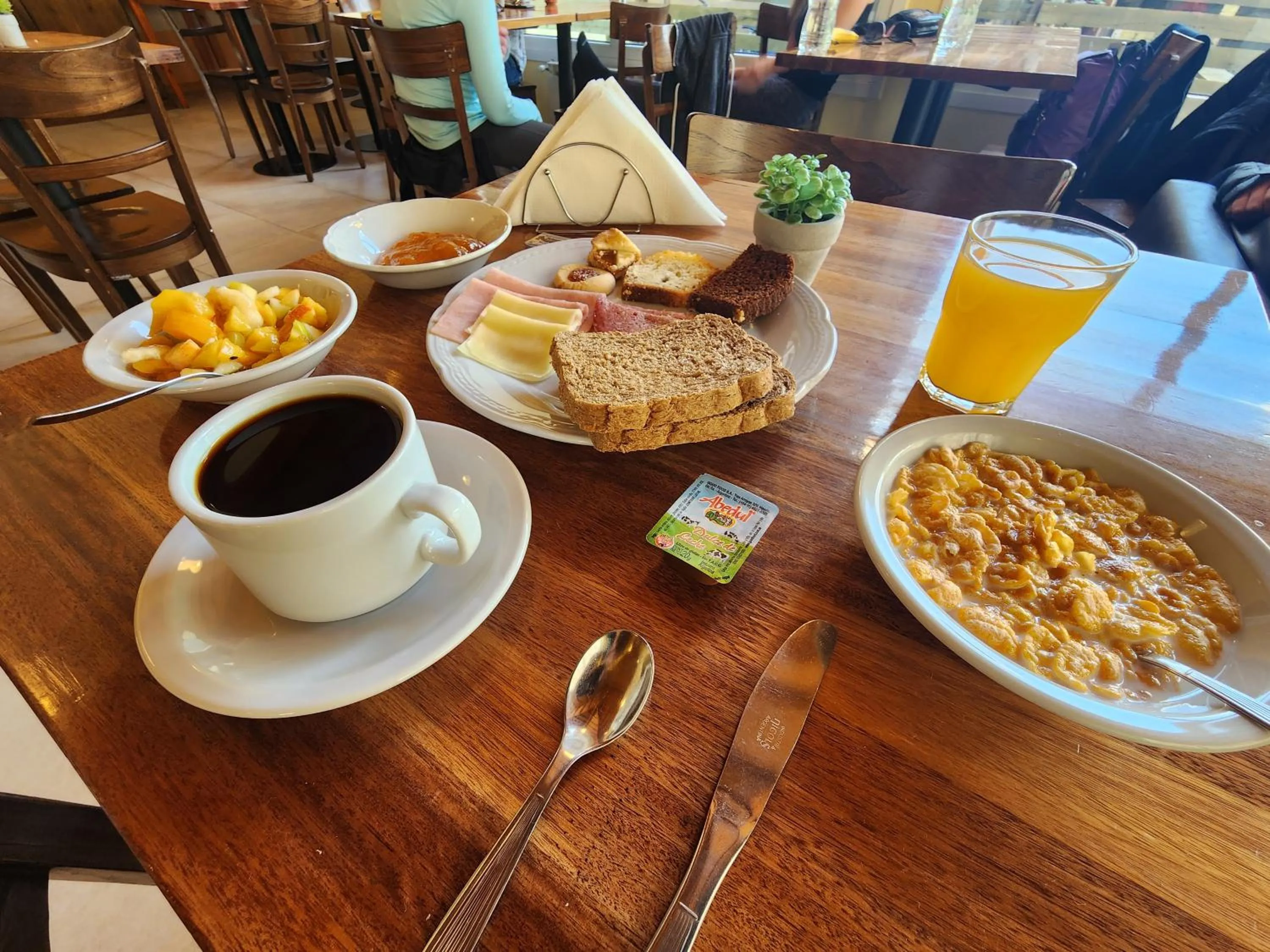 Breakfast in Hostería Vertical Lodge