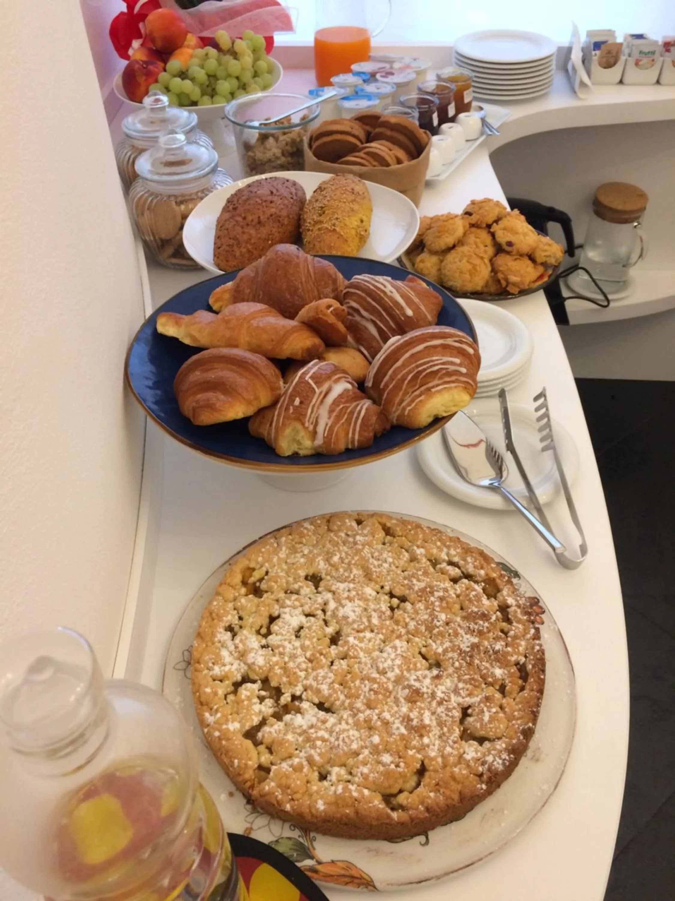 Buffet breakfast in B&B VIA ROMA 25