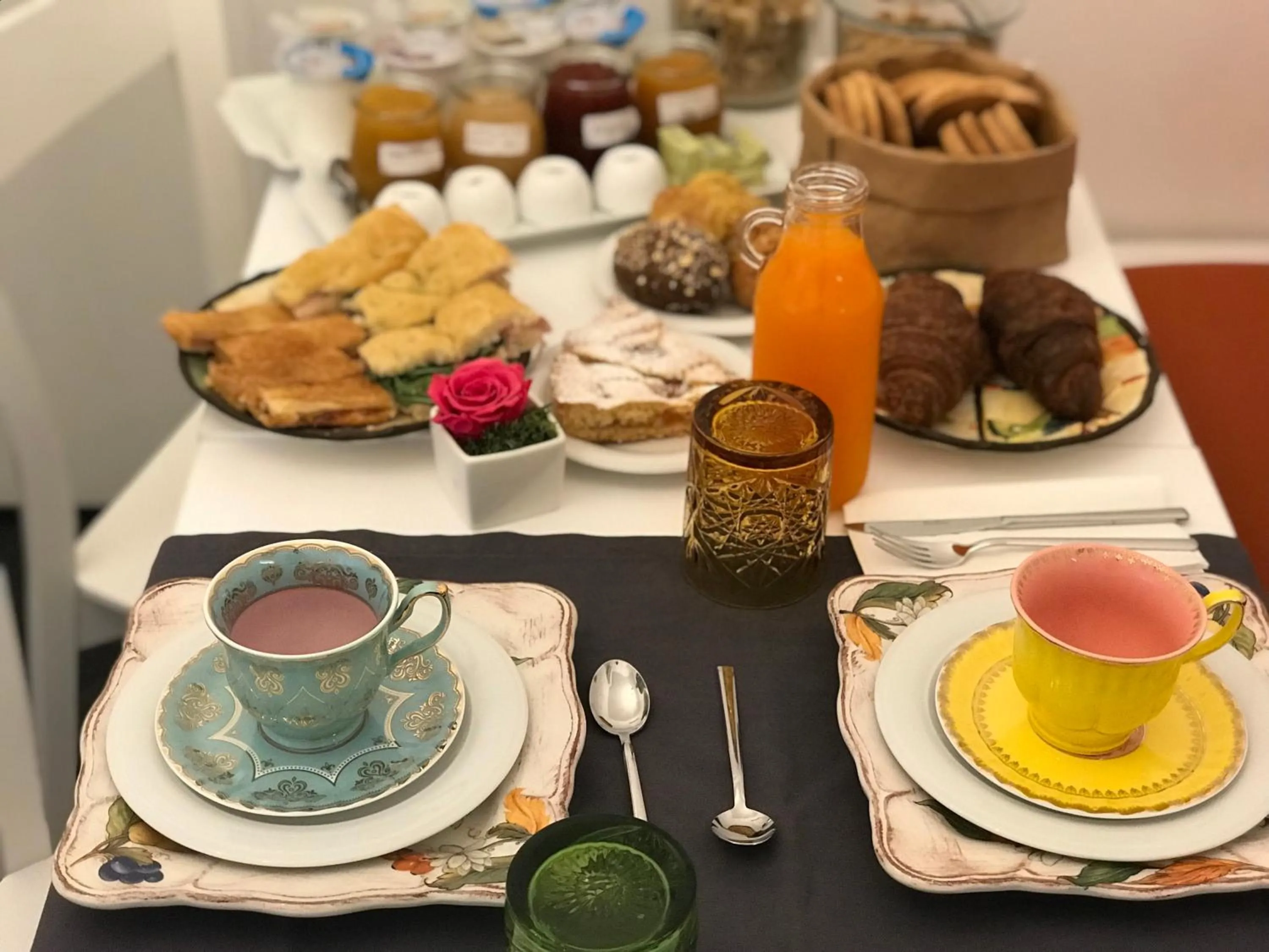 Food and drinks in B&B VIA ROMA 25