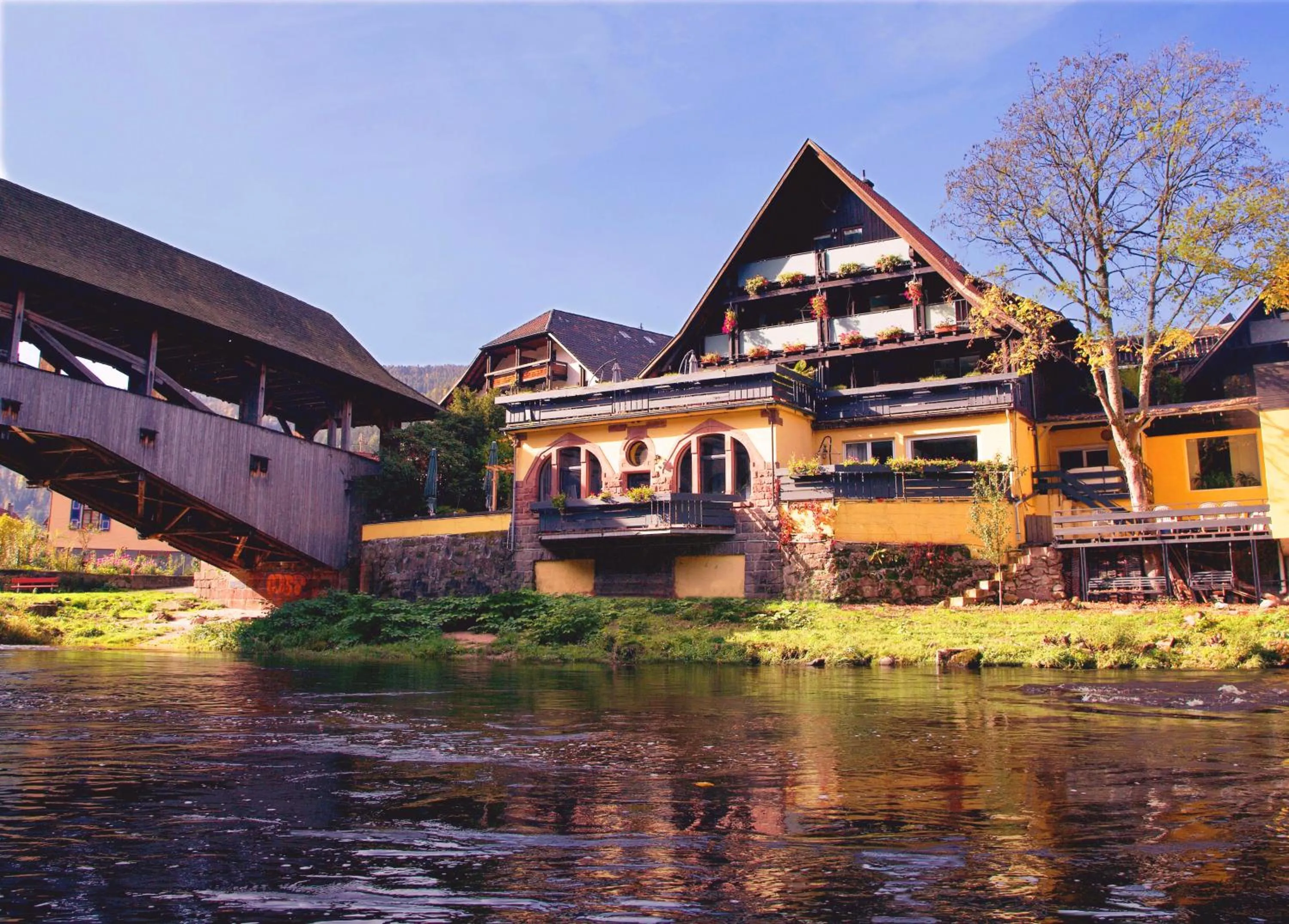 Property building in Das Waldhaus