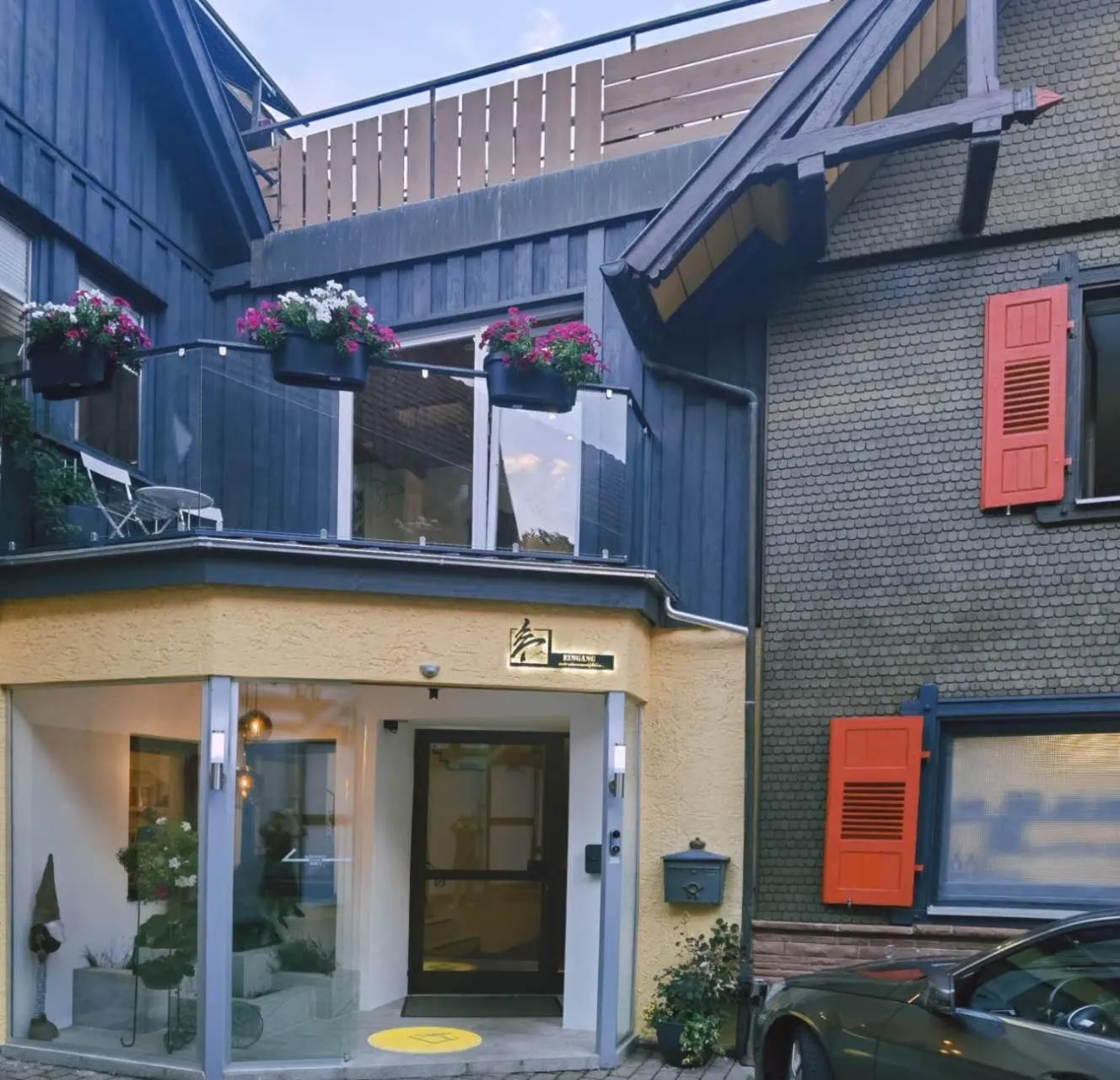 Facade/entrance in Das Waldhaus