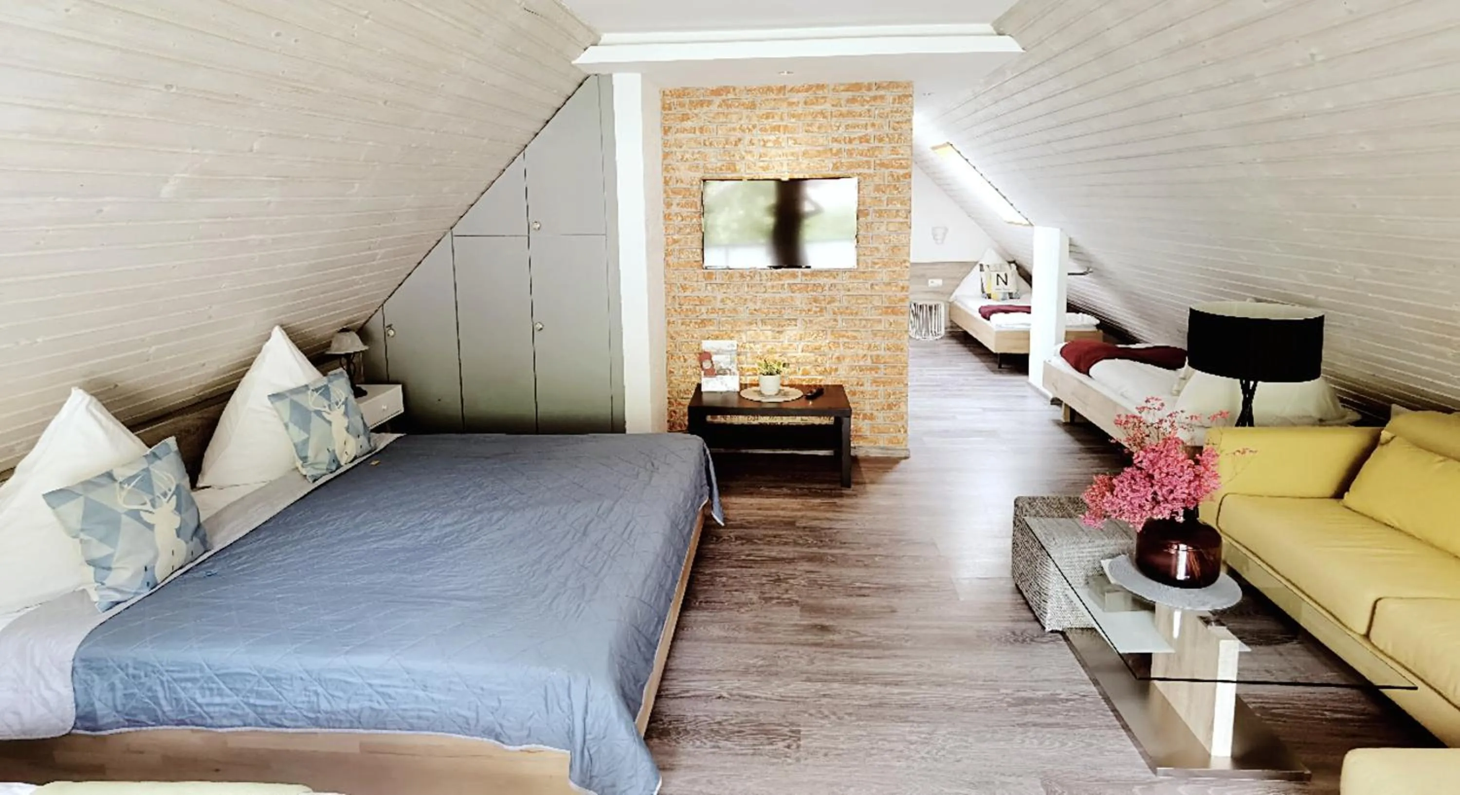 Photo of the whole room, Bed in Das Waldhaus