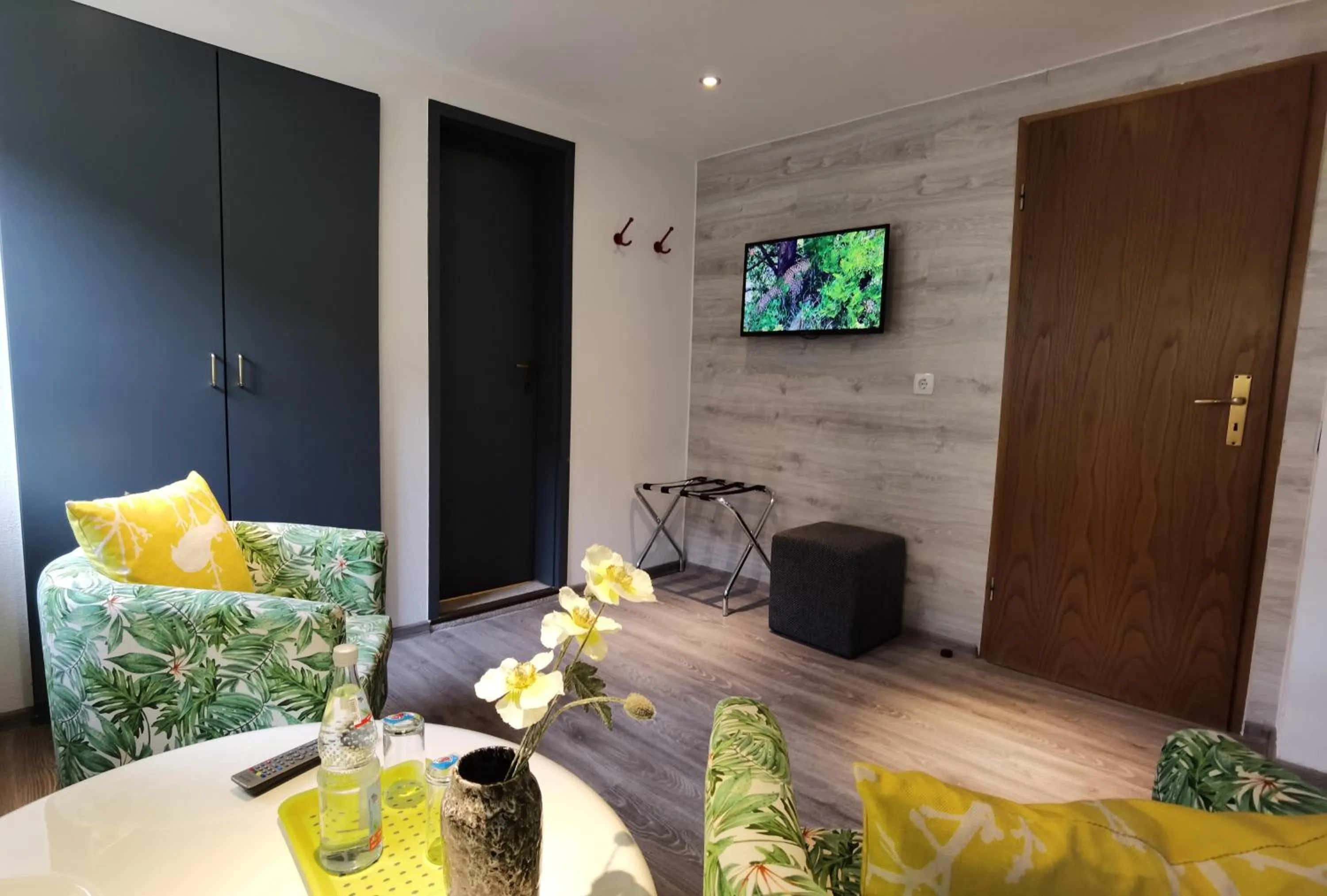 Photo of the whole room in Das Waldhaus