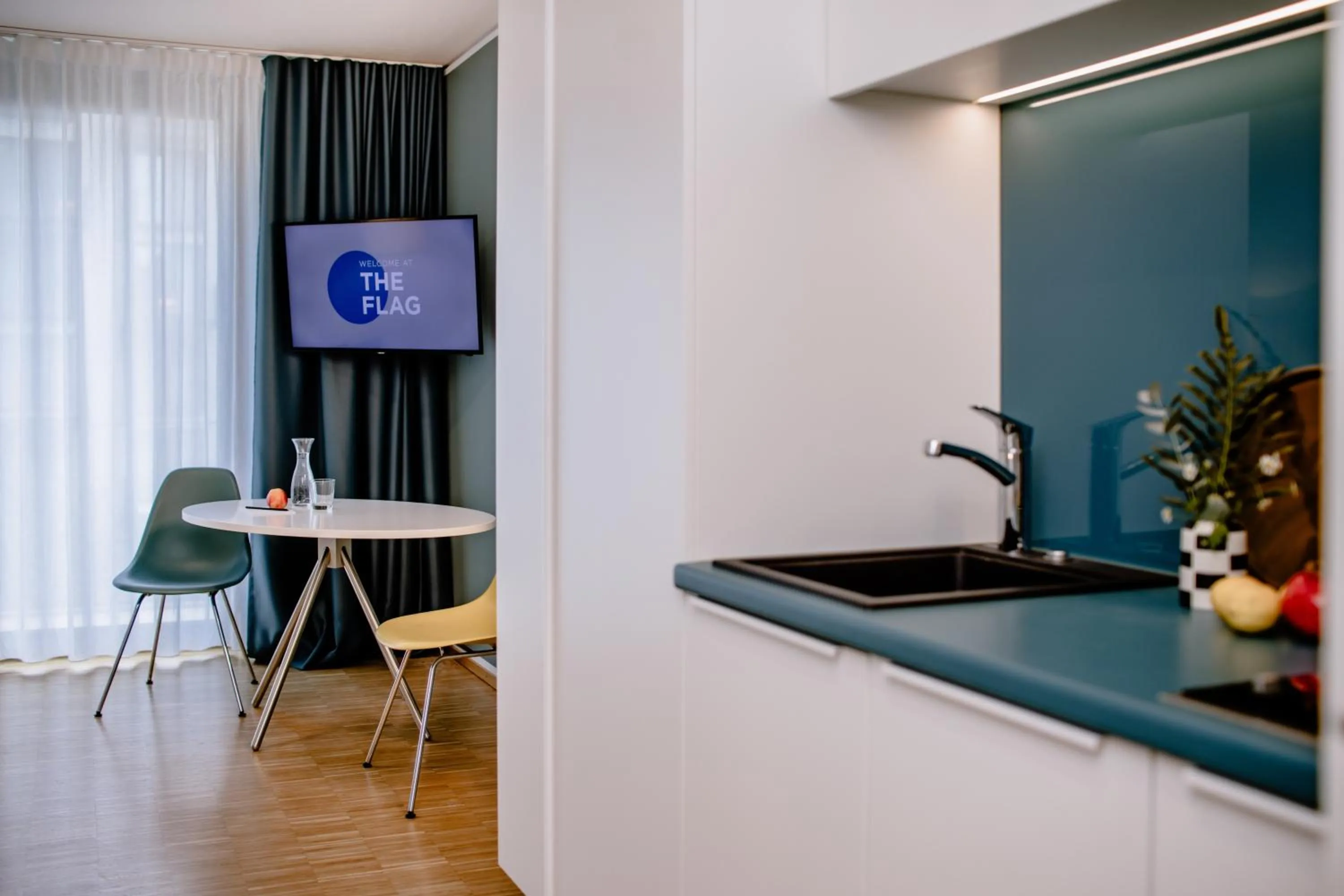 Dining area in THE FLAG München M.