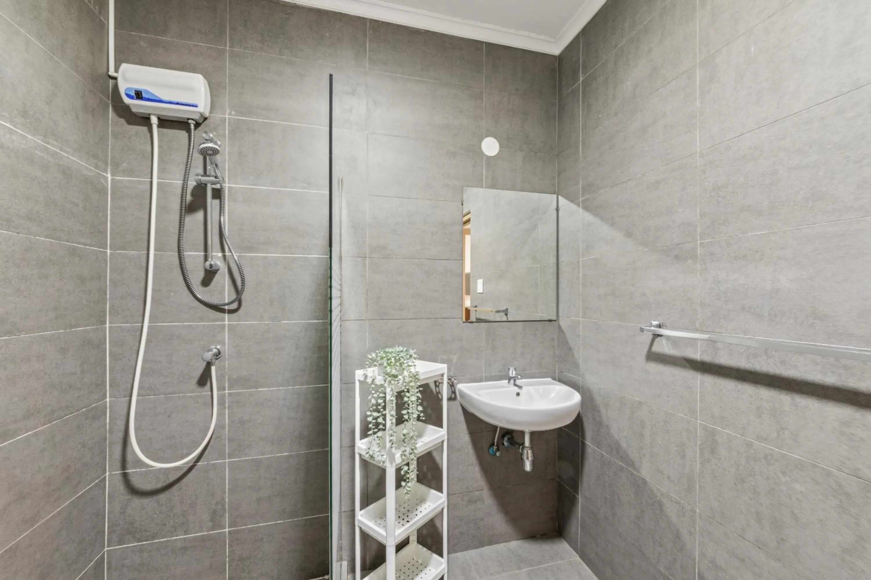 Shower in Curadise Living