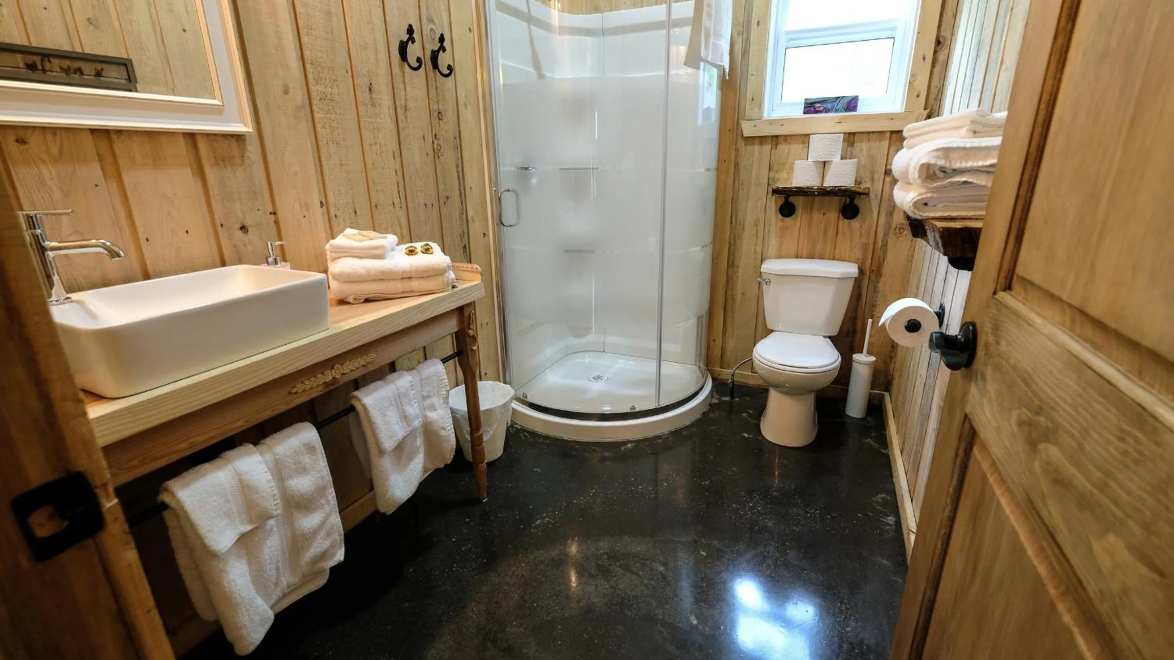 Shower in Chalets du Domaine Yamaska