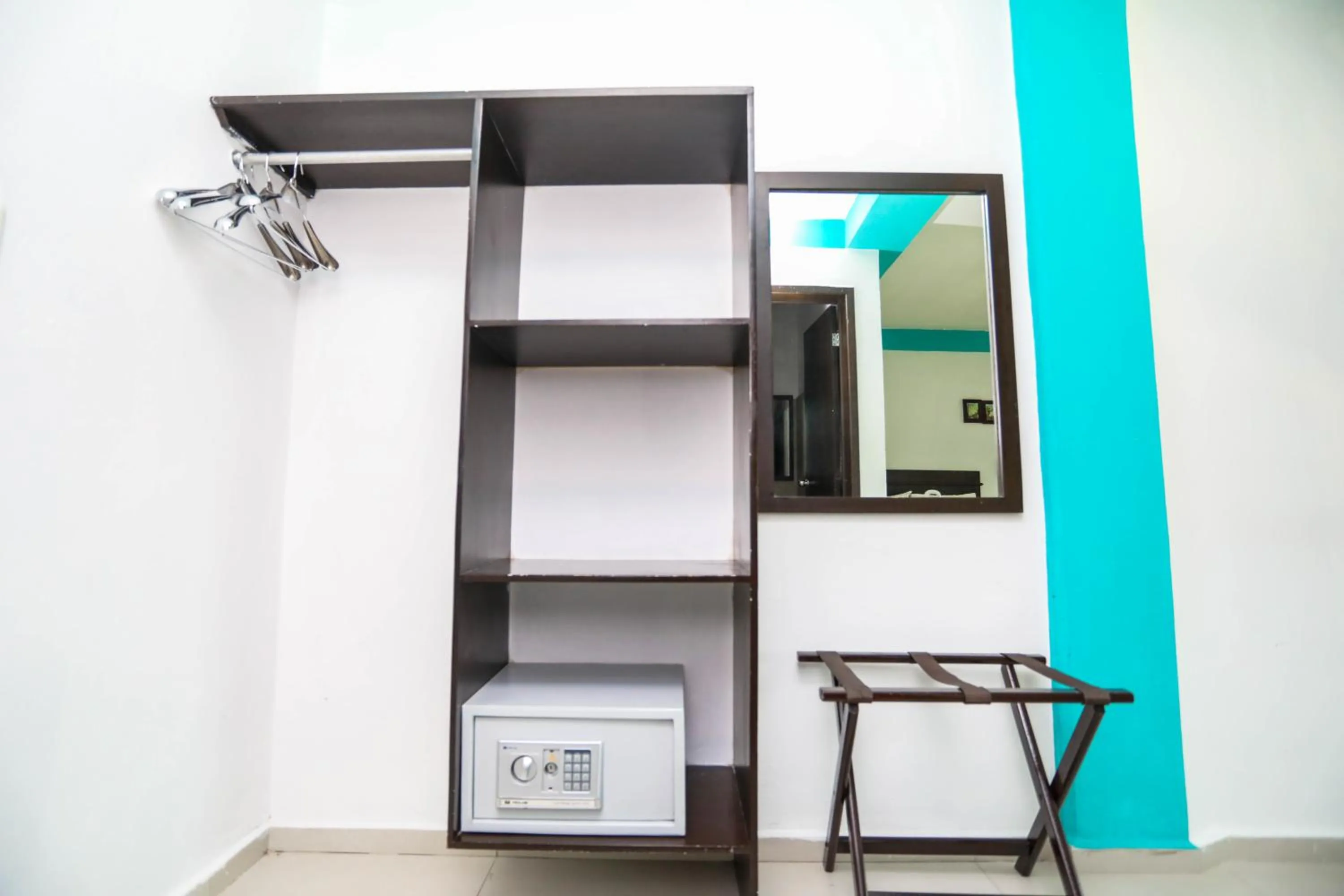 wardrobe in Pa´Xa Mama Hotel Boutique