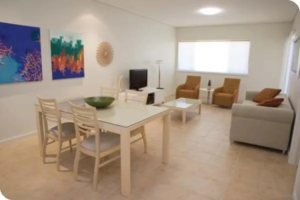 Photo of the whole room in Broadwater Mariner Resort