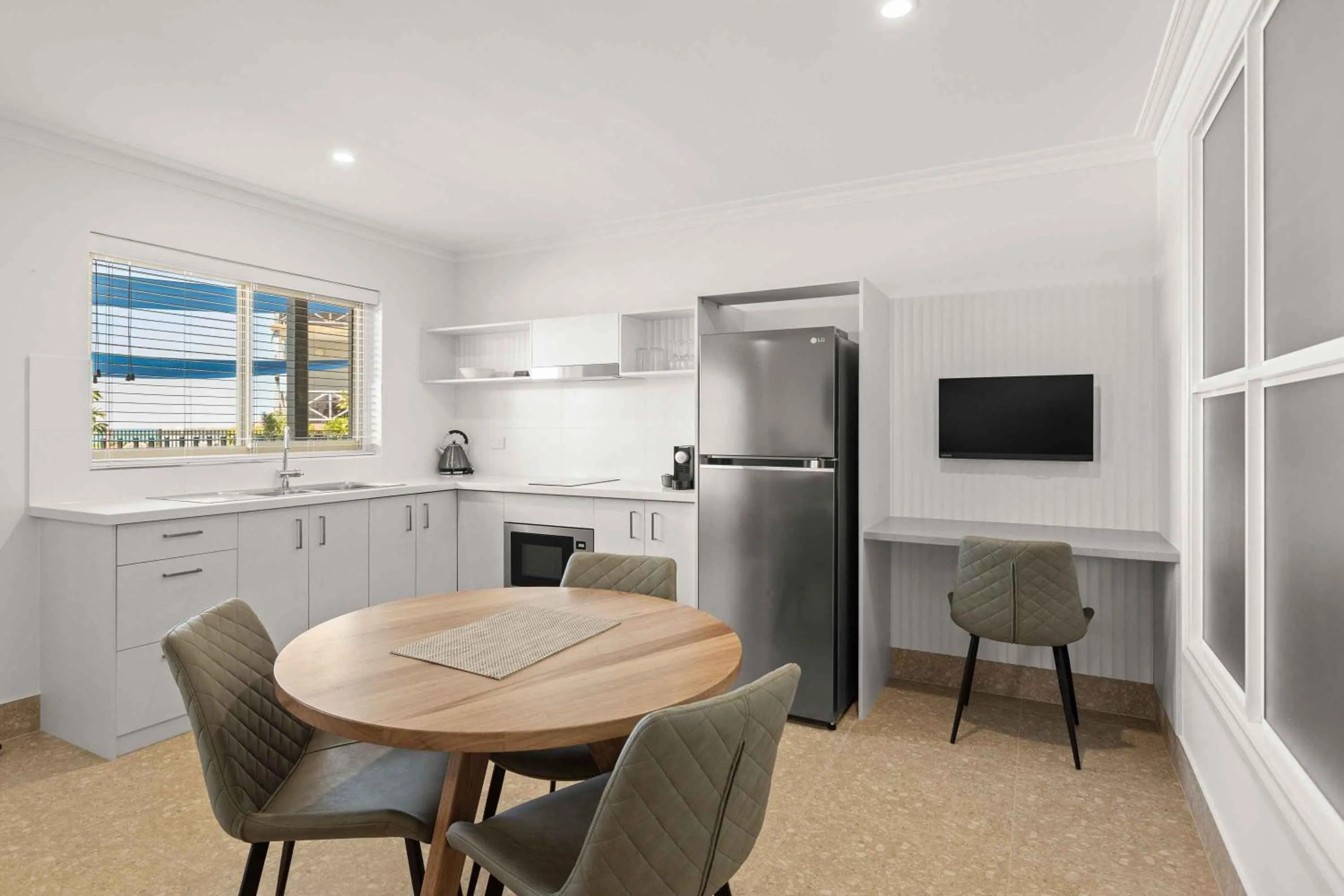 Dining area in Moonlight Bay Suites