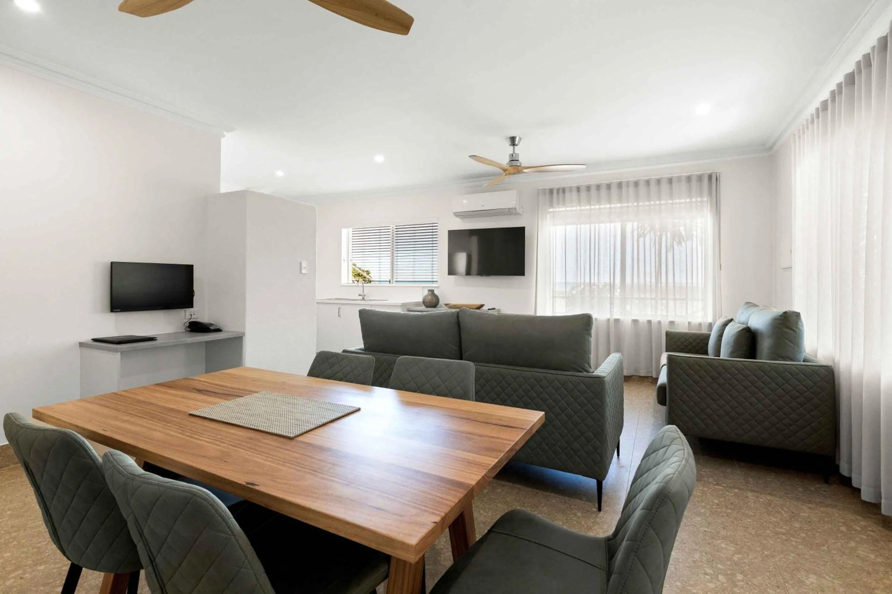 Living room in Moonlight Bay Suites
