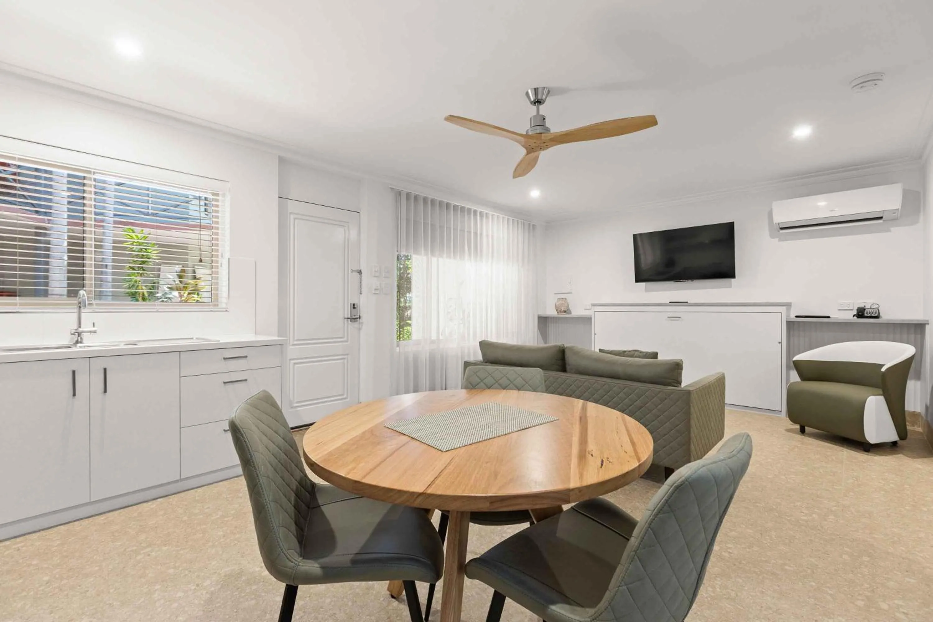 furniture in Moonlight Bay Suites