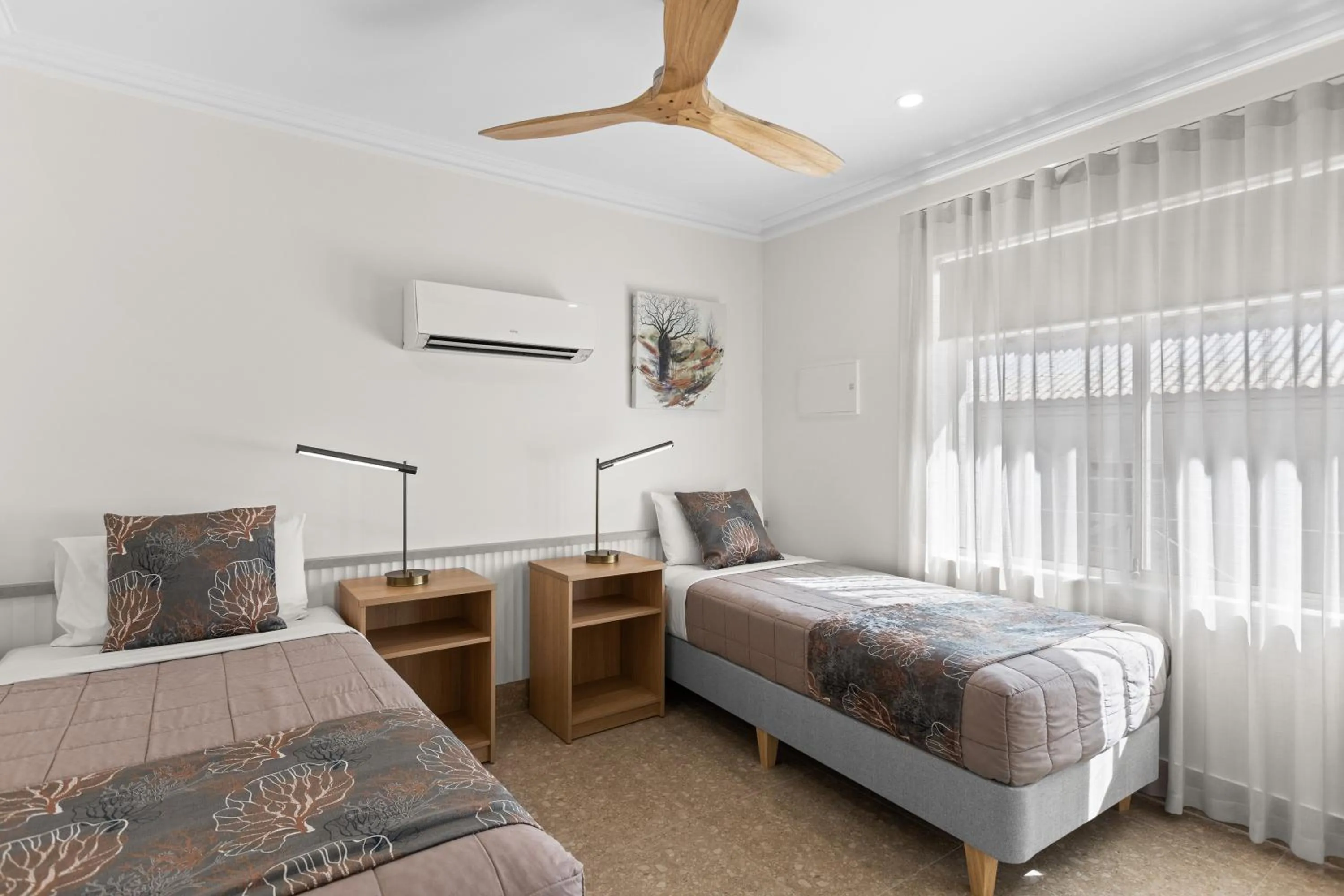 Bedroom, Bed in Moonlight Bay Suites