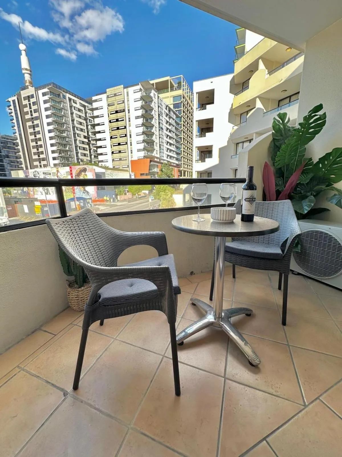 Balcony/Terrace in West End Central Apartments