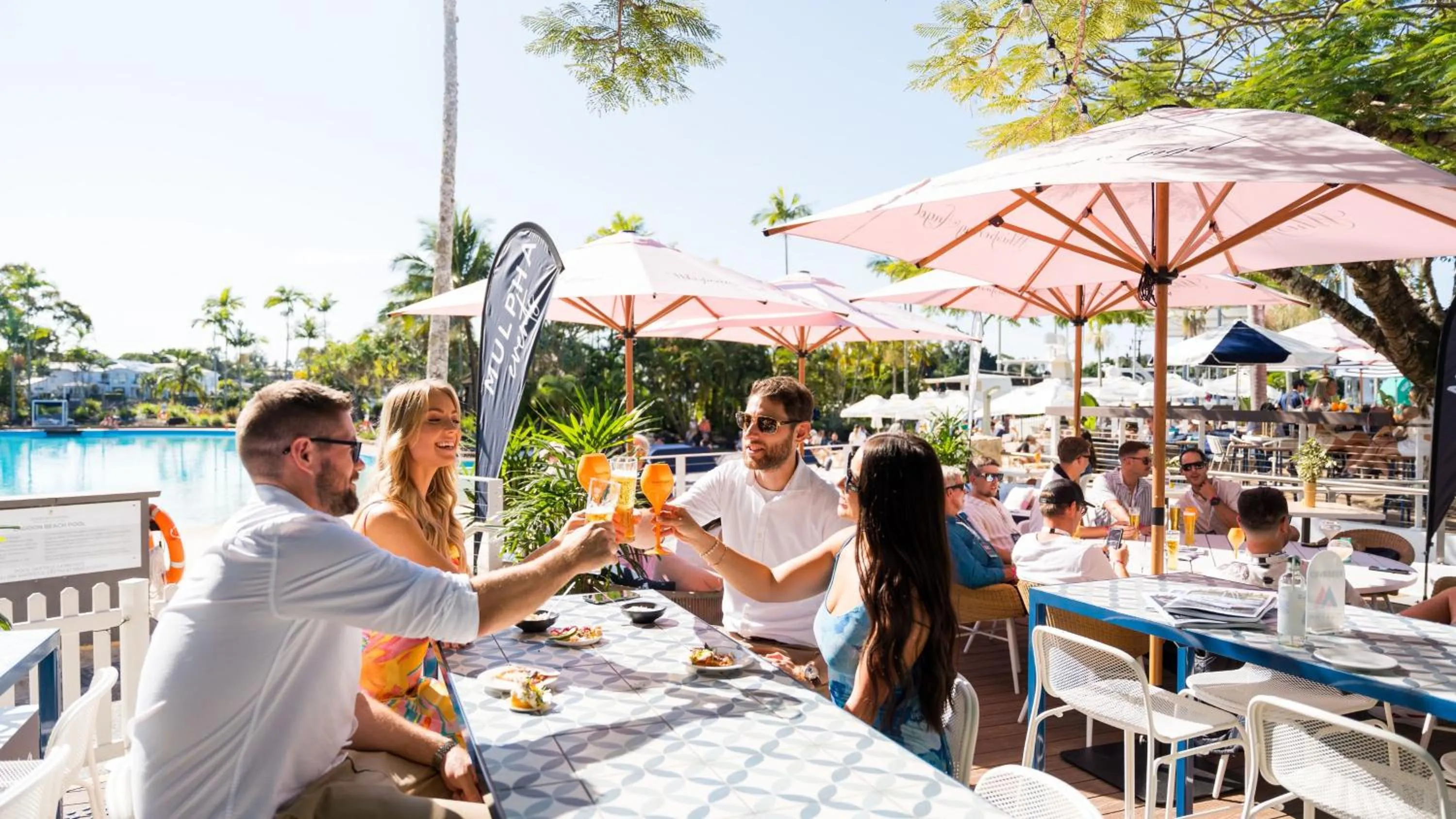 Lounge or bar in InterContinental Sanctuary Cove Resort by IHG