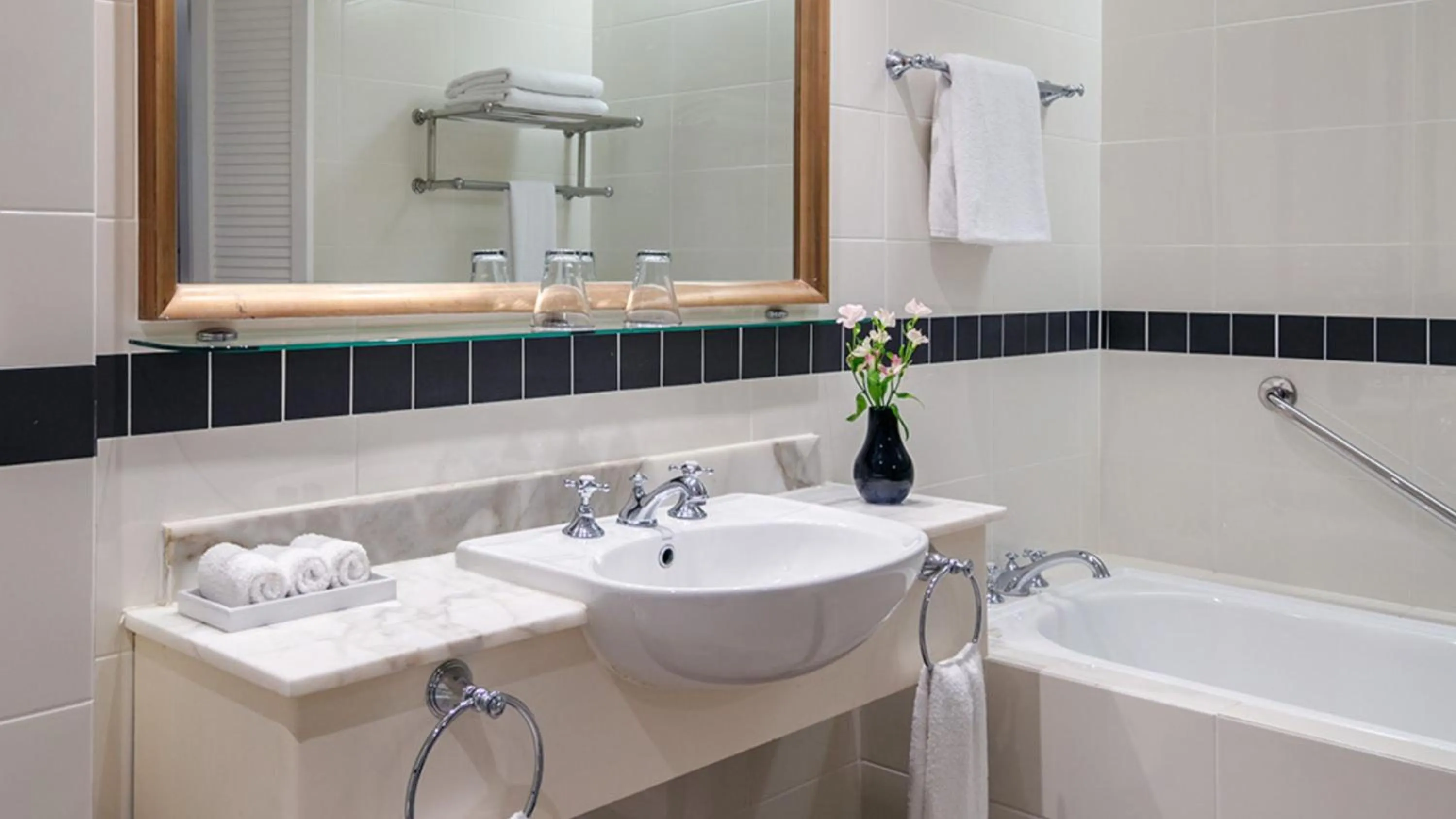 Photo of the whole room in InterContinental Sanctuary Cove Resort by IHG