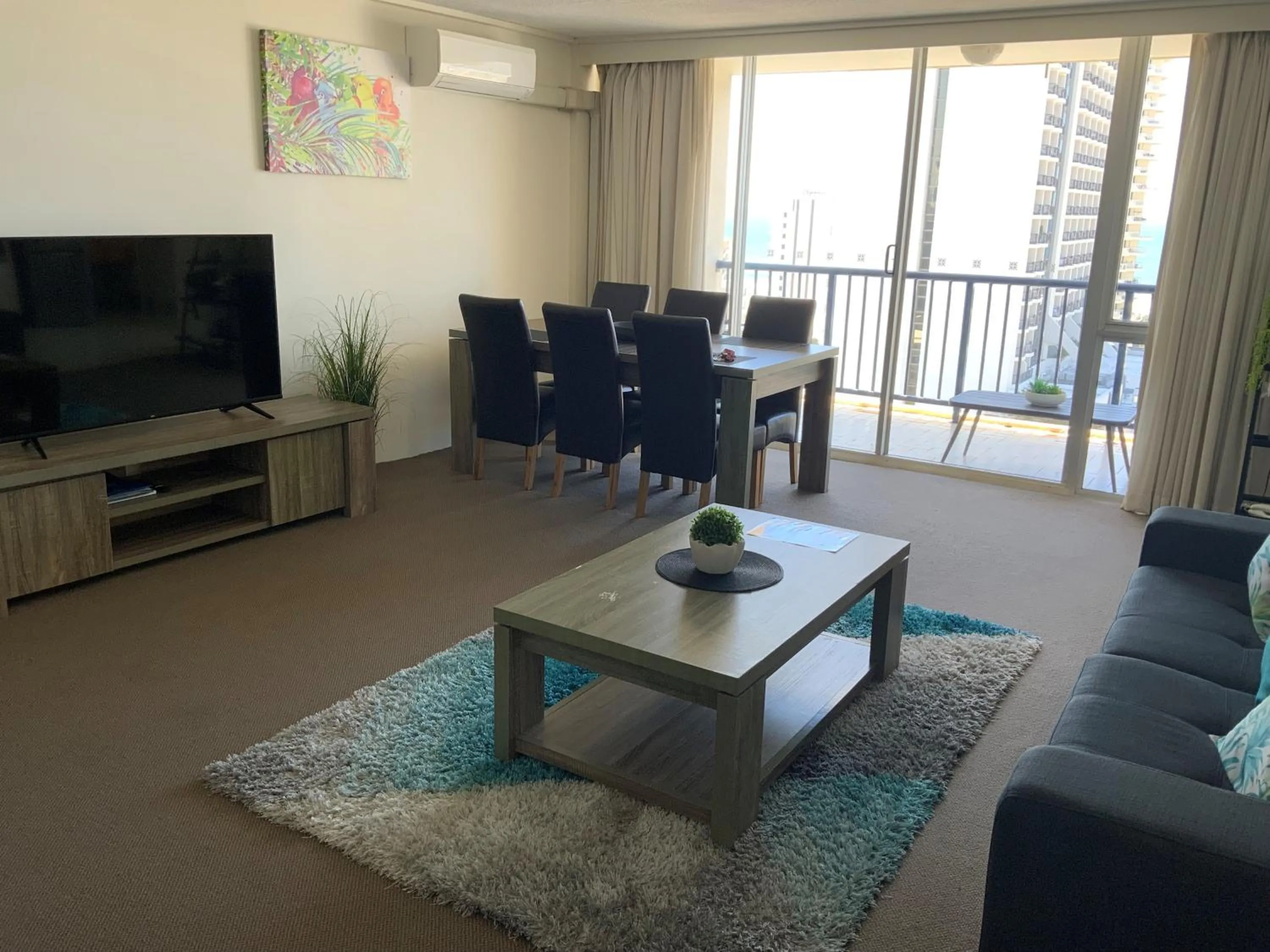 Dining area in Centrepoint Resort