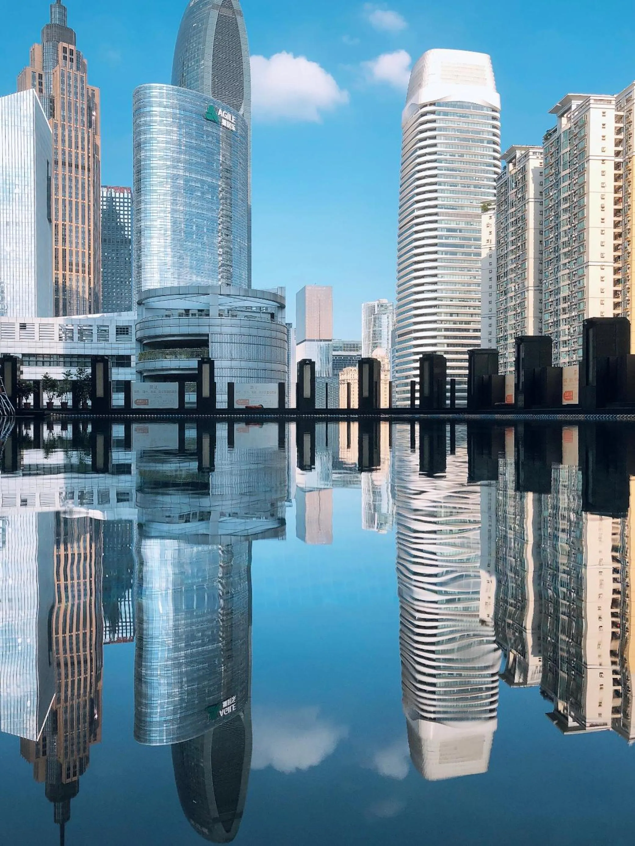 Swimming pool in Vaperse Hotel Guangzhou Zhujiang New Town