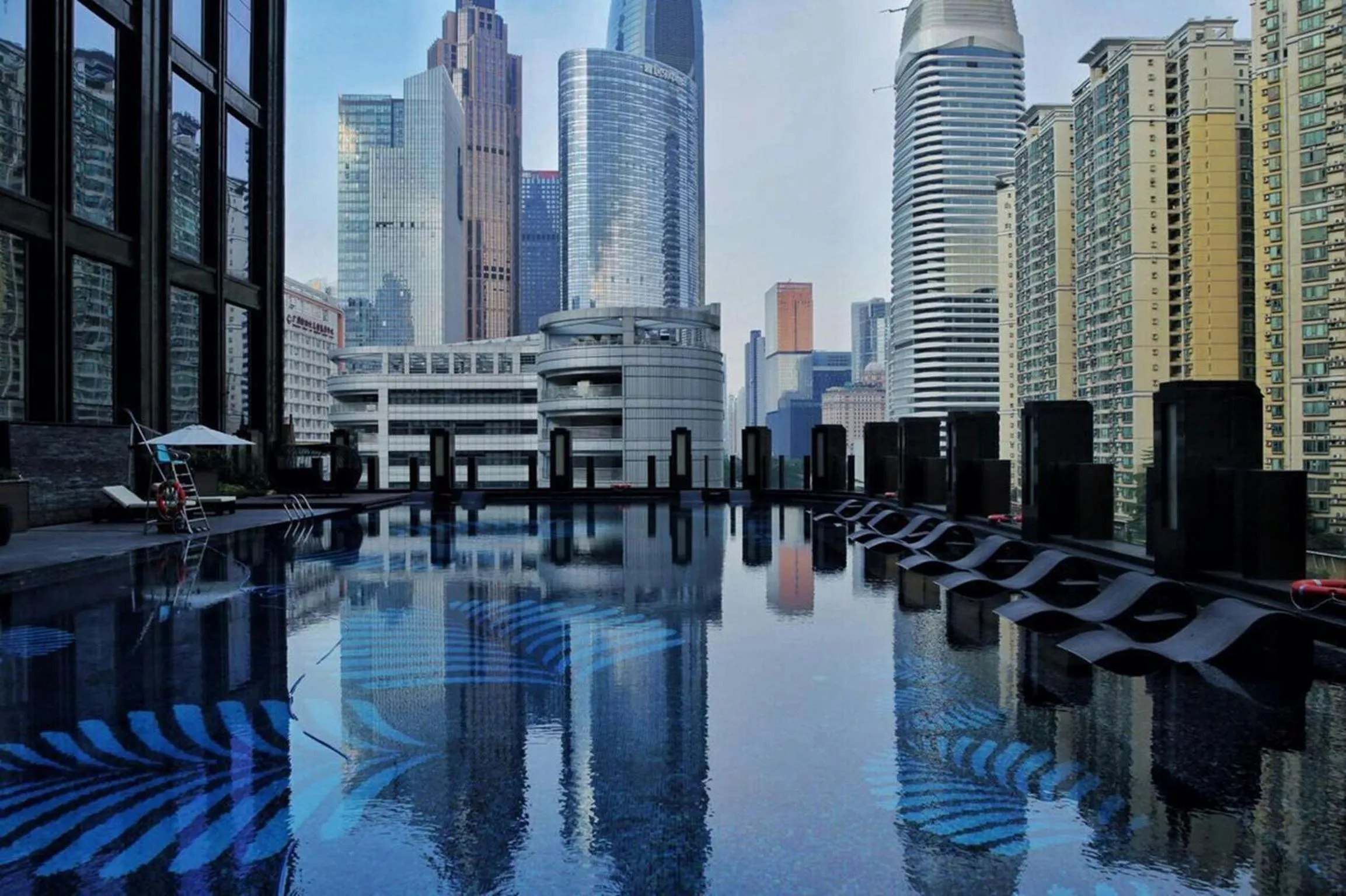 Swimming pool in Vaperse Hotel Guangzhou Zhujiang New Town