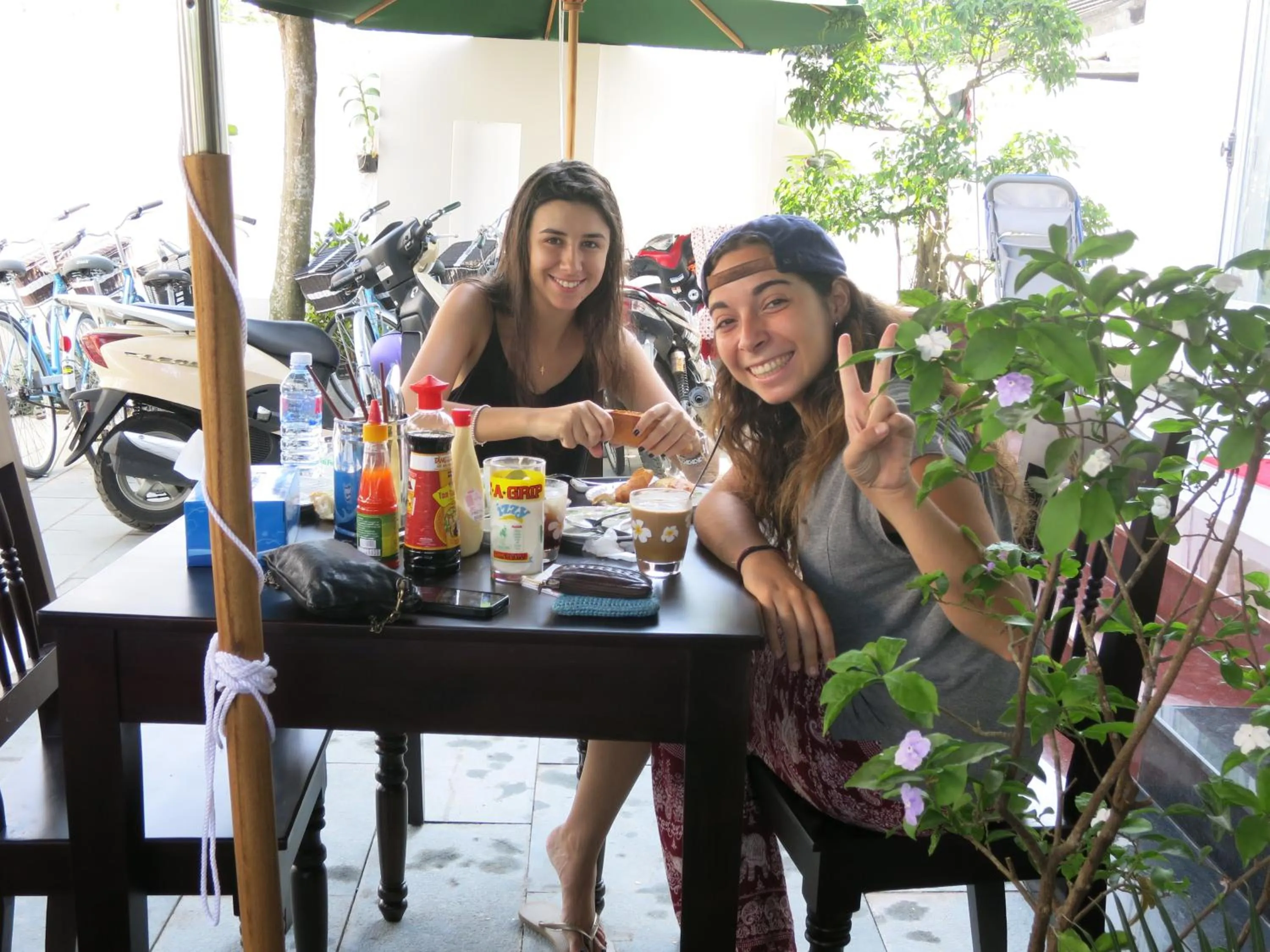 Food and drinks in Fireworks Homestay