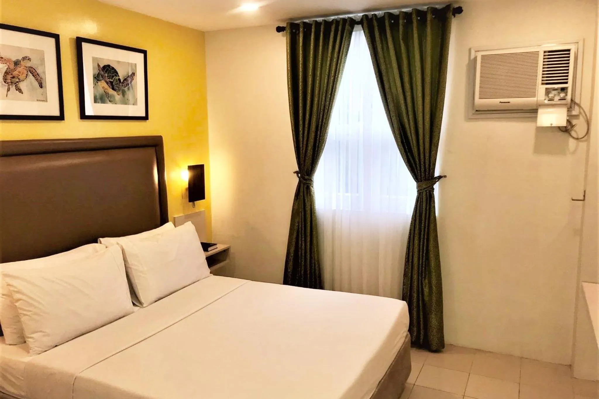 Bed in Cebu Uncle Toms Cabin Hotel powered by Cocotel