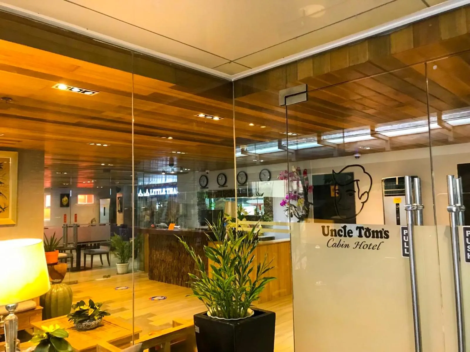 Lobby or reception in Cebu Uncle Toms Cabin Hotel powered by Cocotel