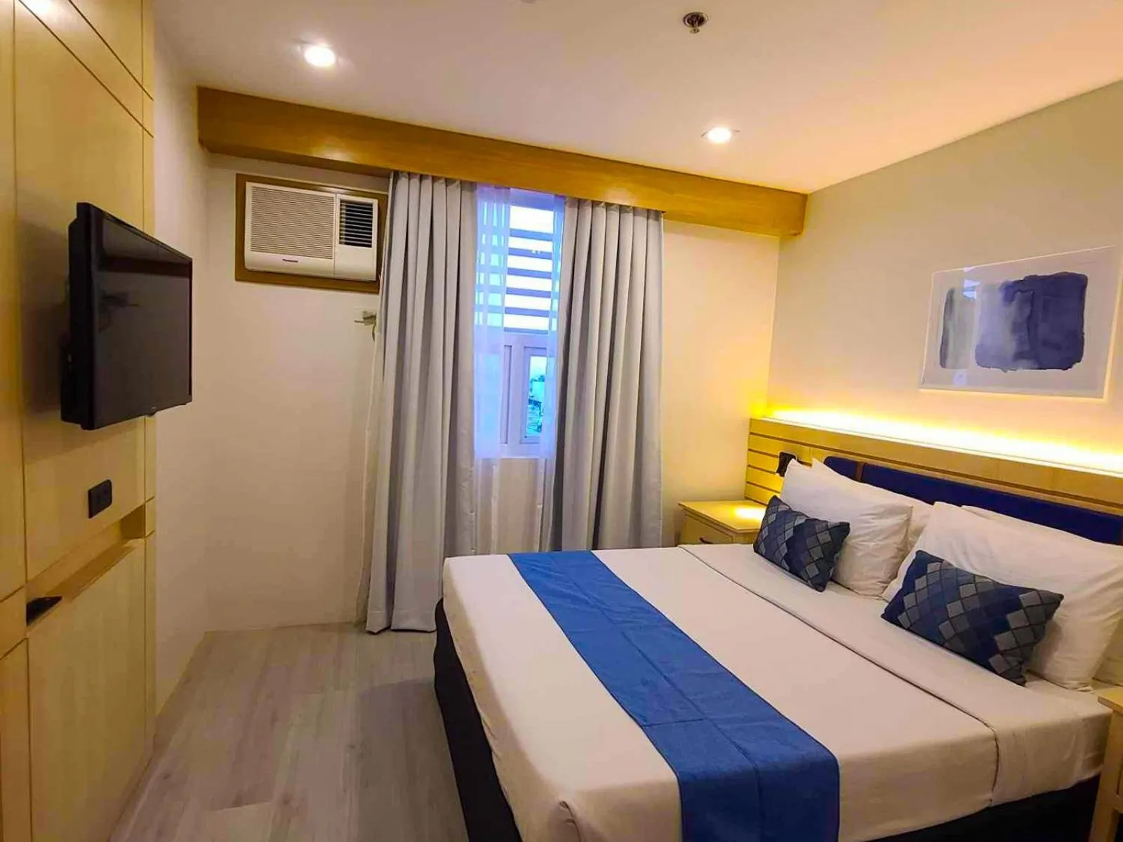 Bed in Cebu Uncle Toms Cabin Hotel powered by Cocotel