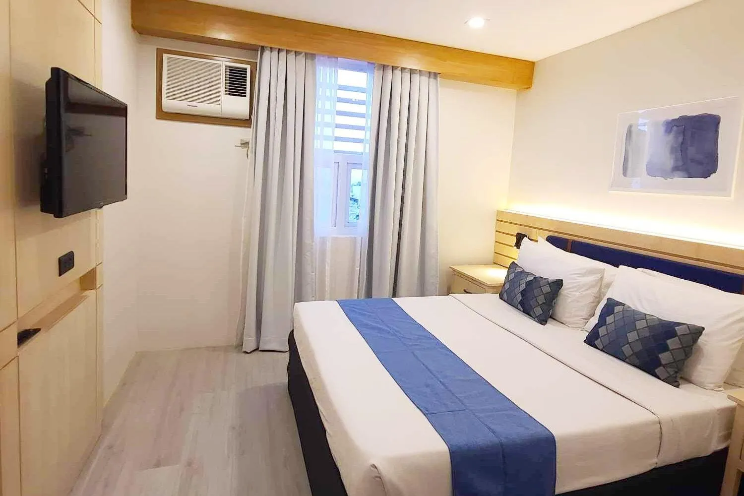 Bed in Cebu Uncle Toms Cabin Hotel powered by Cocotel