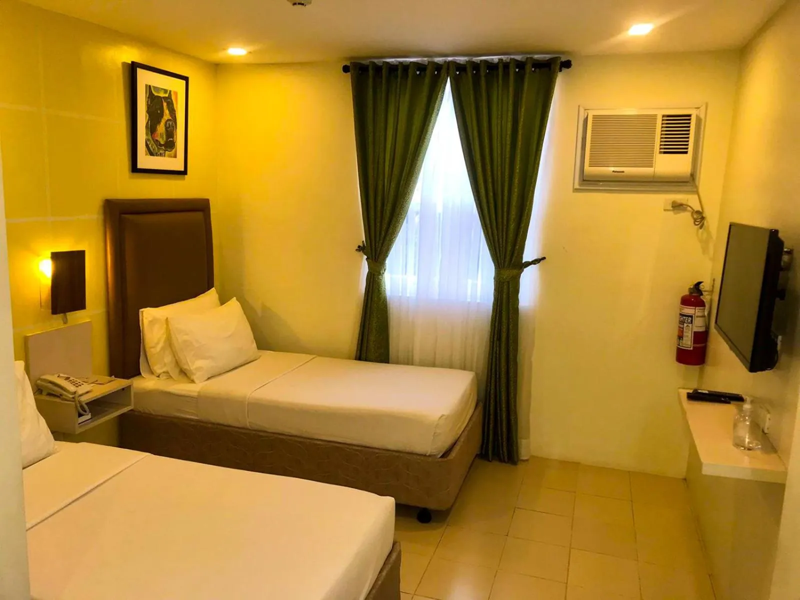 Bed in Cebu Uncle Toms Cabin Hotel powered by Cocotel